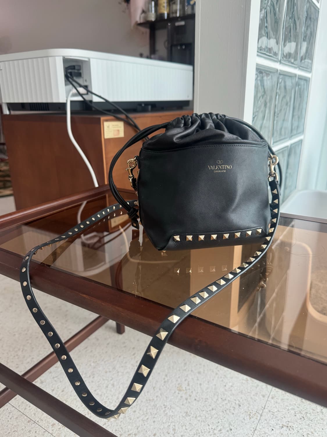 발렌티노 블랙 스터드 숄더백 복조리백 상품이미지1