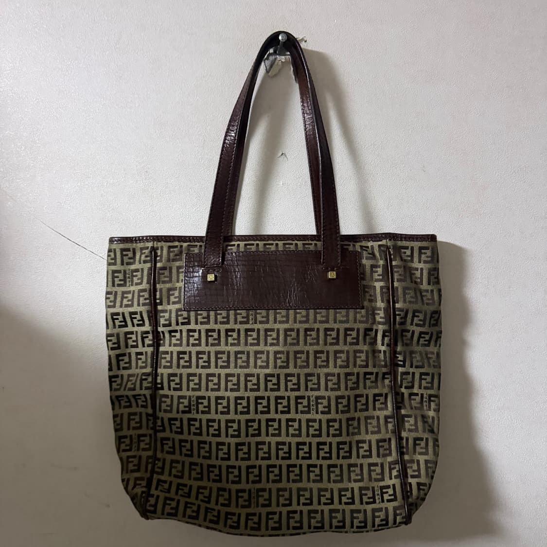 펜디 FF 주카 패턴 쇼퍼 토트&숄더백 상품이미지6