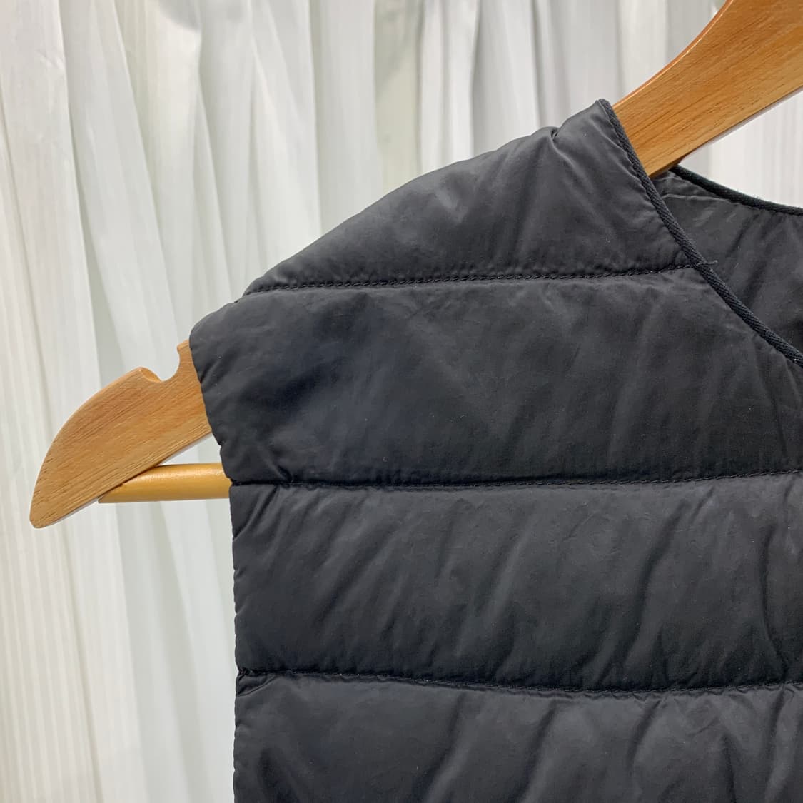 유니클로 여성 경량 패딩 조끼 1725 상품이미지2