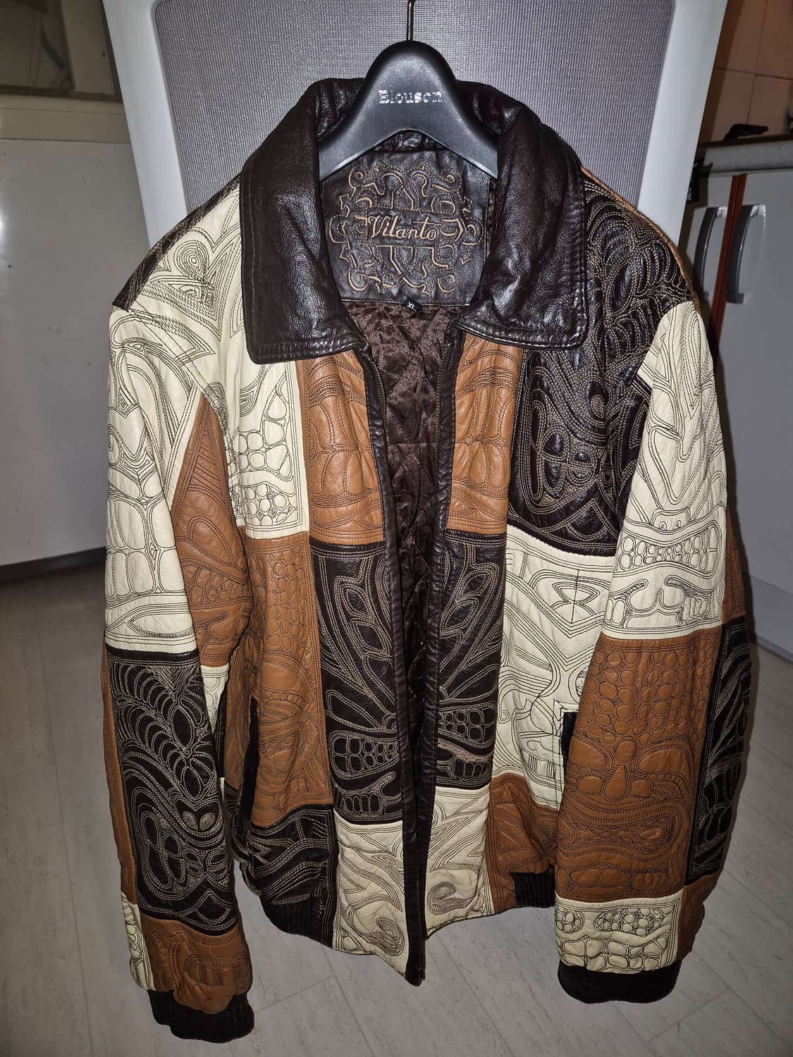 오리엔탈 패치워크 가죽 봄버 자켓 상품이미지1