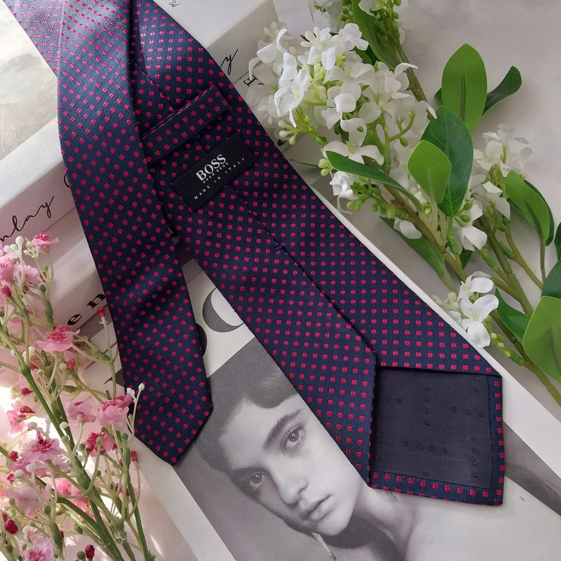 휴고 보스 실크 네이비 도트 패턴 넥타이 7.6cm A등급 K1546
 상품이미지6