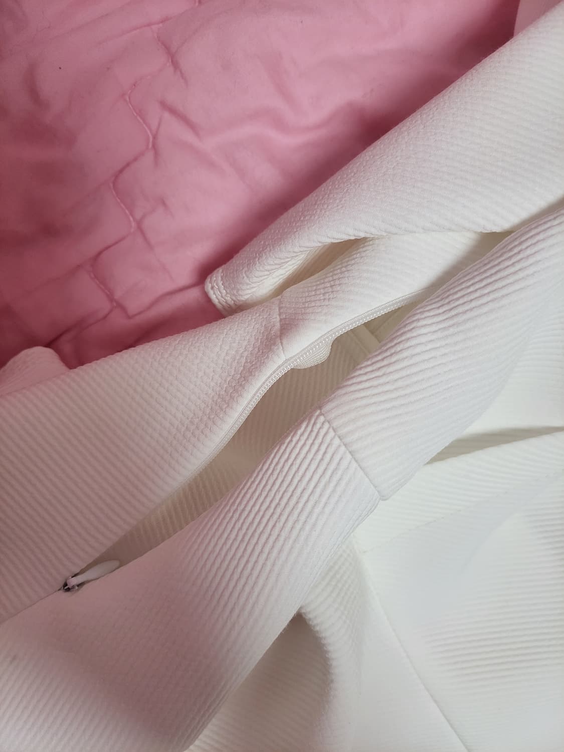 급처상태좋음!럭키슈에뜨 뒷리본 밑단 플레어 러플 블라우스 36사이즈 상품이미지4