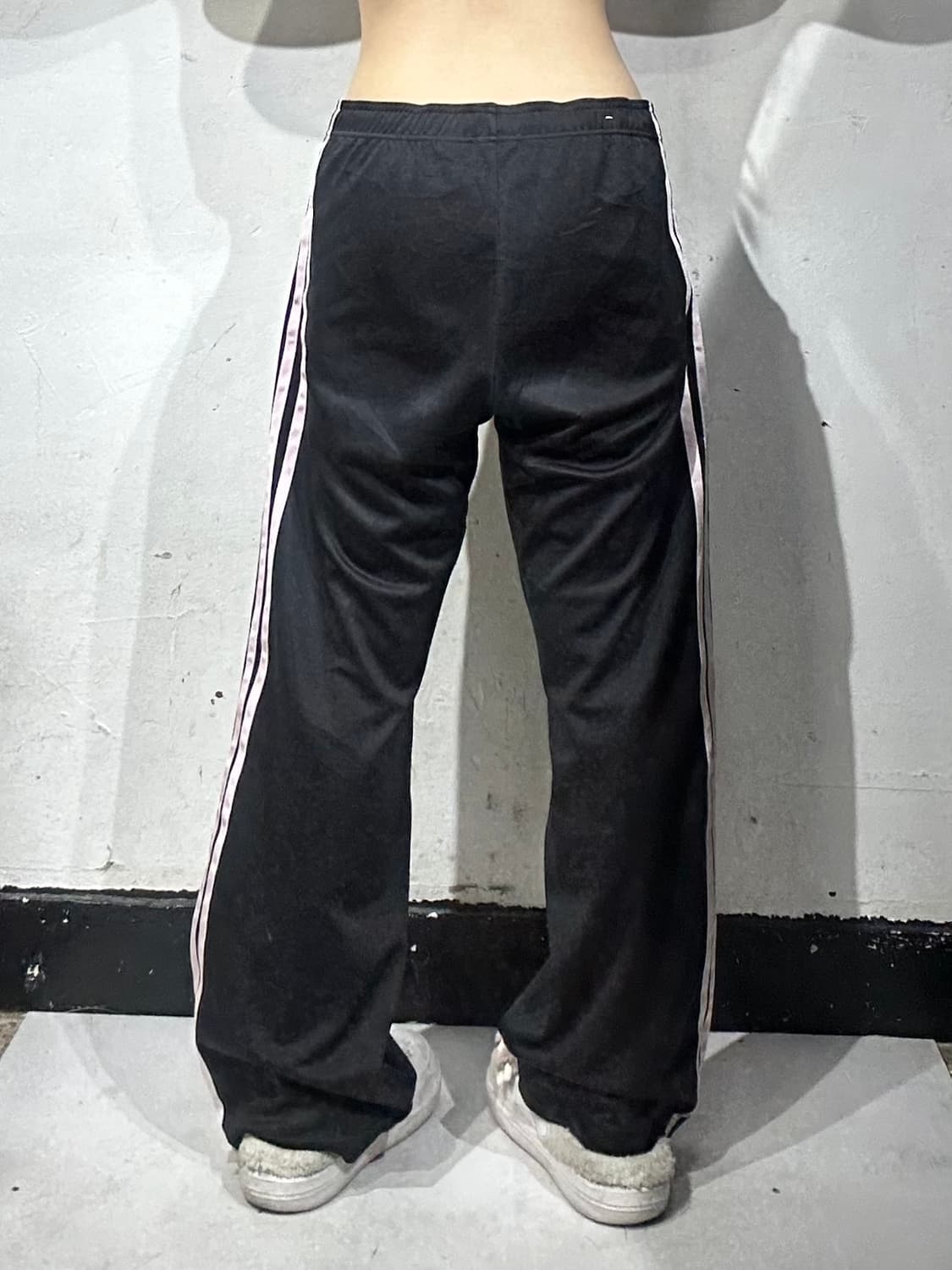 아디다스 블랙 와이드 핑크 삼선 스몰 로고 팬츠 M 상품이미지3