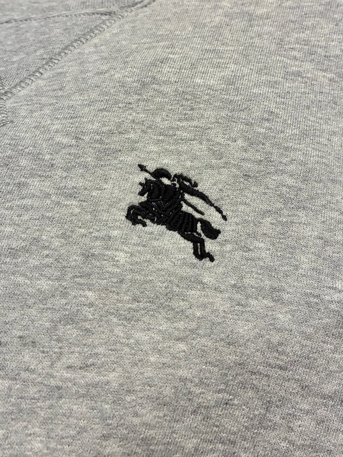 (M/100)버버리 클라리지 코튼 기모 스웻셔츠 맨투맨 그레이 표 상품이미지4