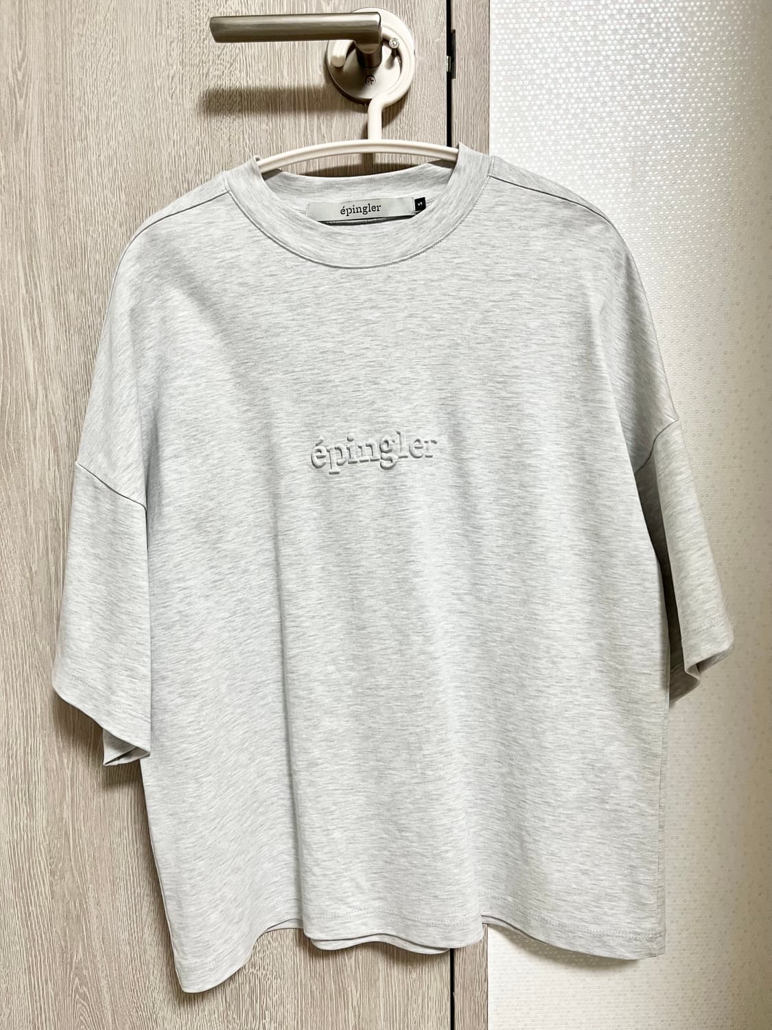 [S] 에핑글러 EP 엠보 로고 티셔츠 1% 그레이 상품이미지9