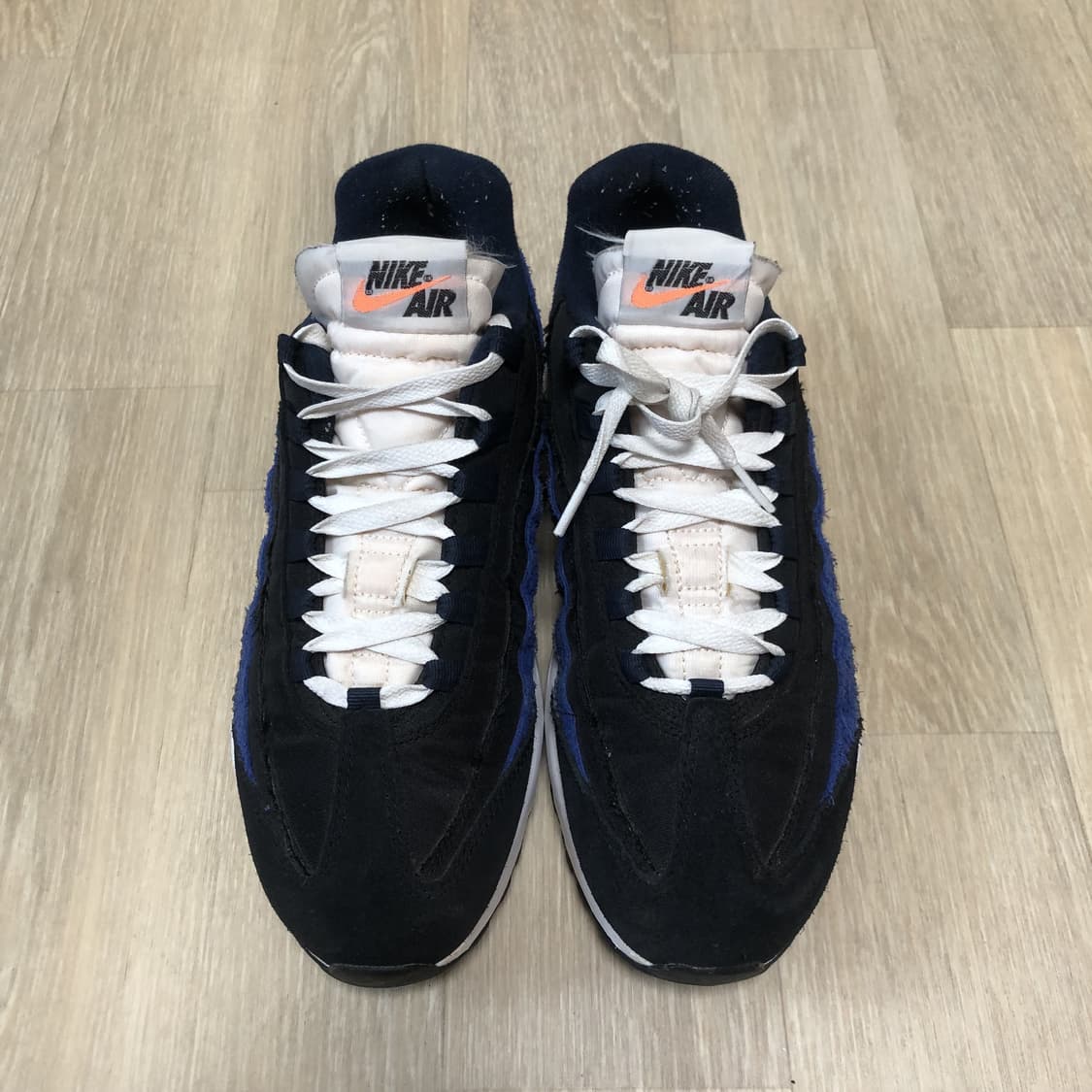 (280) 나이키 NIKE 에어맥스 95 SE 러닝 클럽 블랙 딥 로얄  상품이미지10