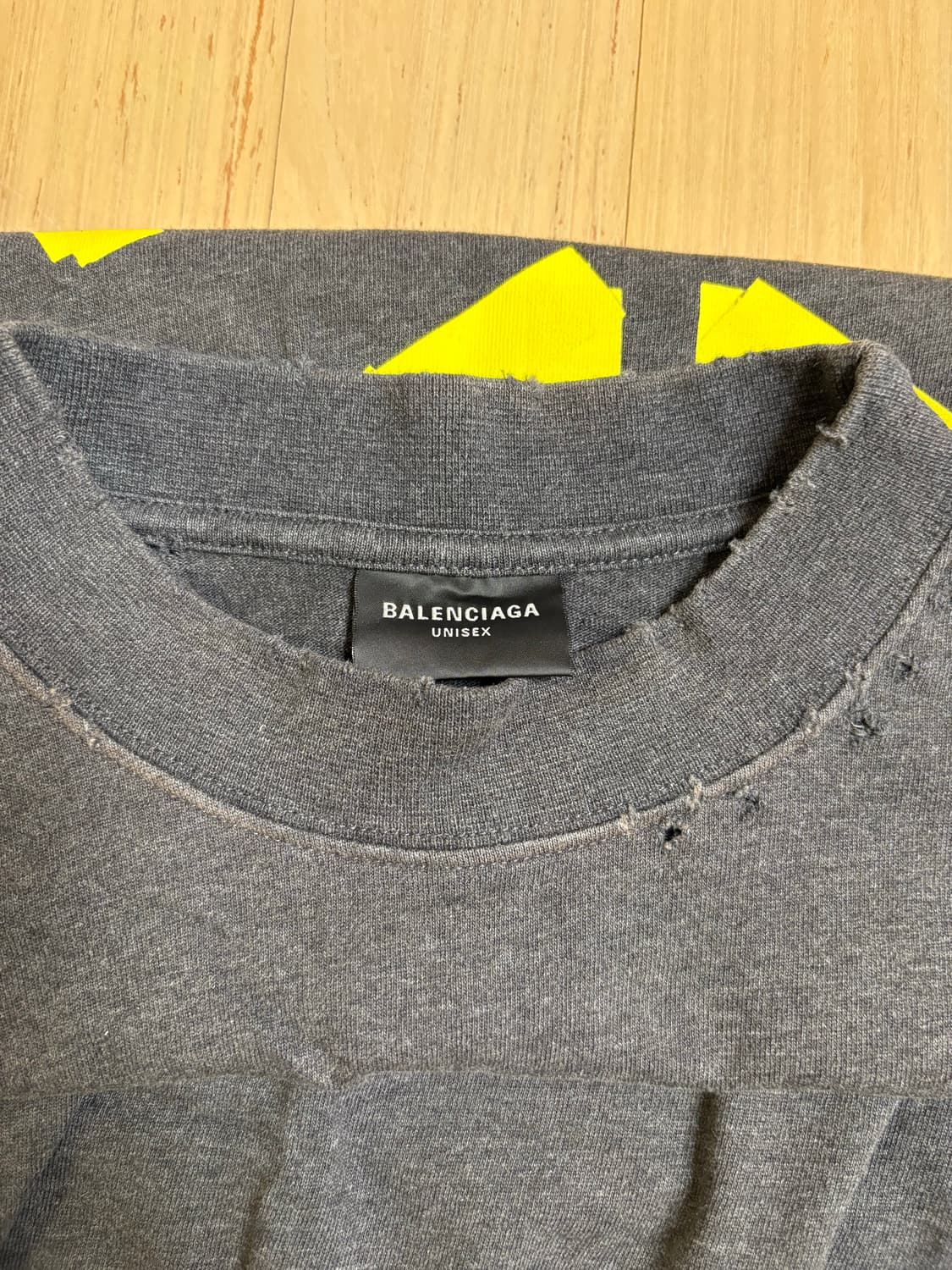 발렌시아가 테이프타입 오버핏 티셔츠 상품이미지7