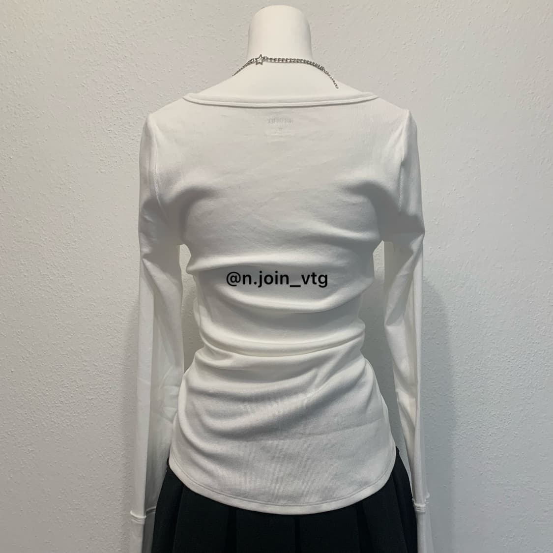 홀리스터 헨리넥 화이트 롱슬리브 상품이미지3