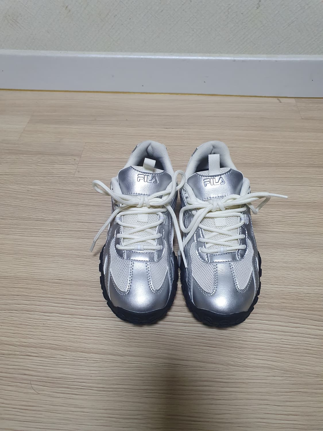 휠라 에샤페 실버 운동화 230 상품이미지3