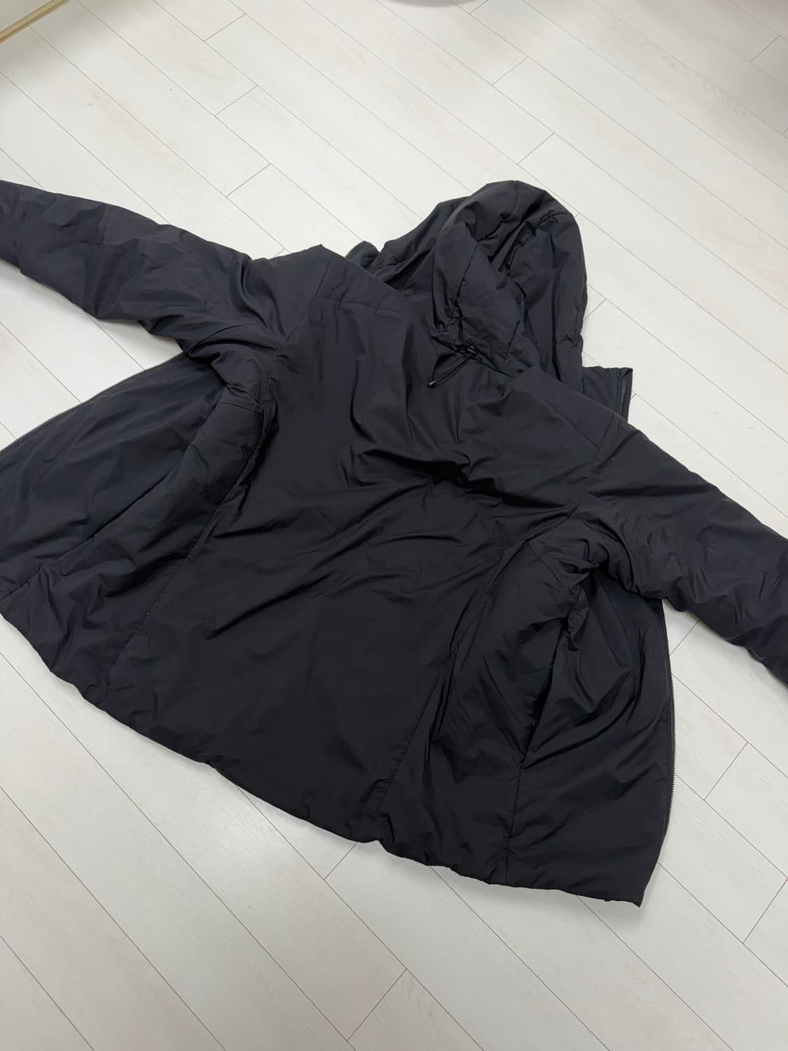 아크테릭스 아톰 AR M 사이즈 블랙  상태 9.6/10  사진찍고 절대 상품이미지7