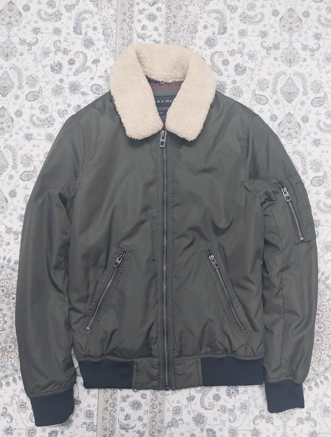 ZARA MAN 카키색 털 카라 항공점퍼 S (목깃분리가능) 상품이미지1