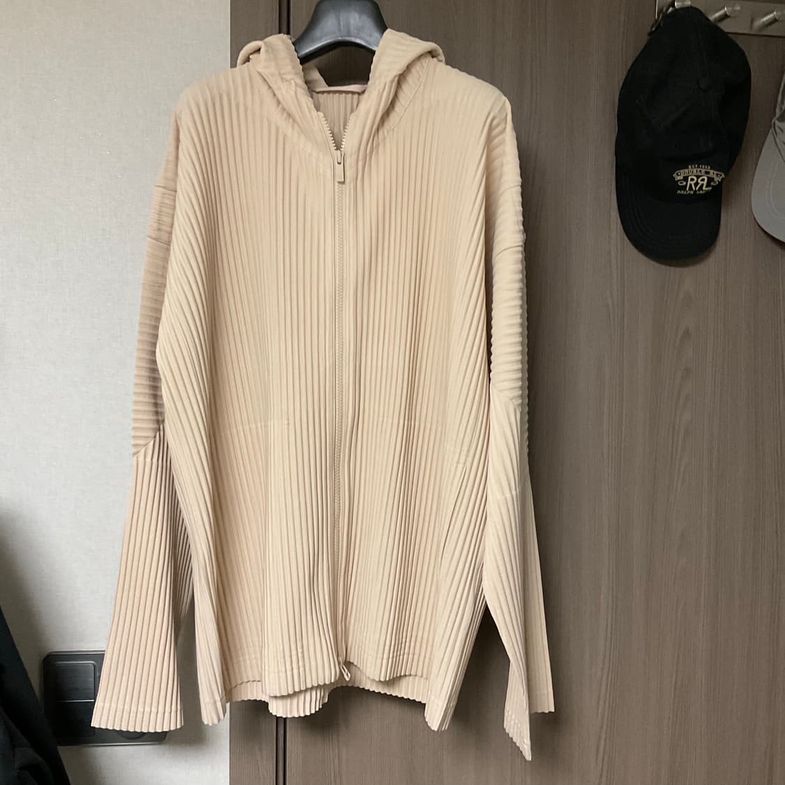 옴므플리세 후드집업 베이지 4 상품이미지1