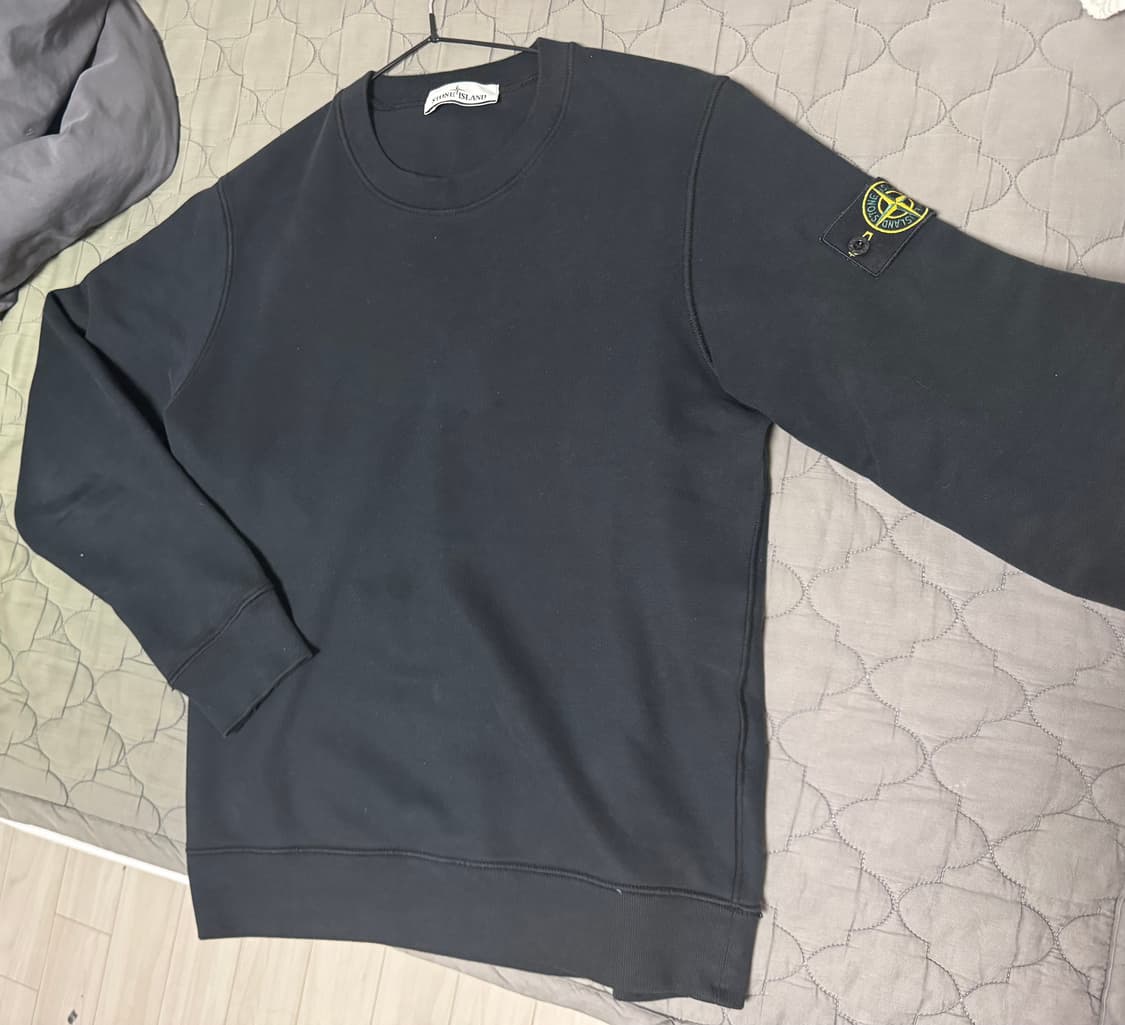 (새상품급/정품) 스톤아일랜드 블랙 맨투맨 M 상품이미지1