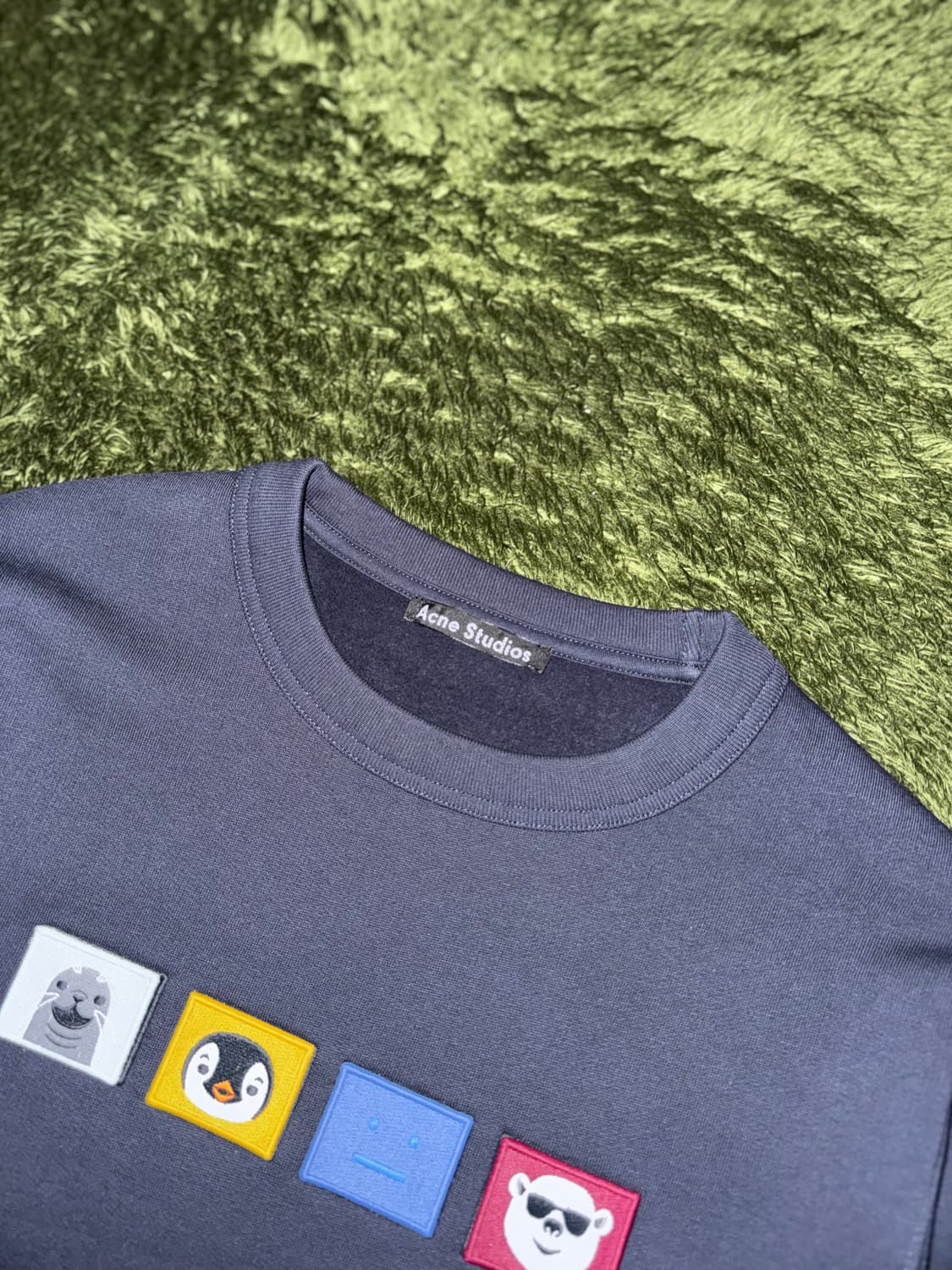 아크네 스튜디오 애니멀 페이스 소프트 터치 스웻셔츠 네이비 상품이미지3