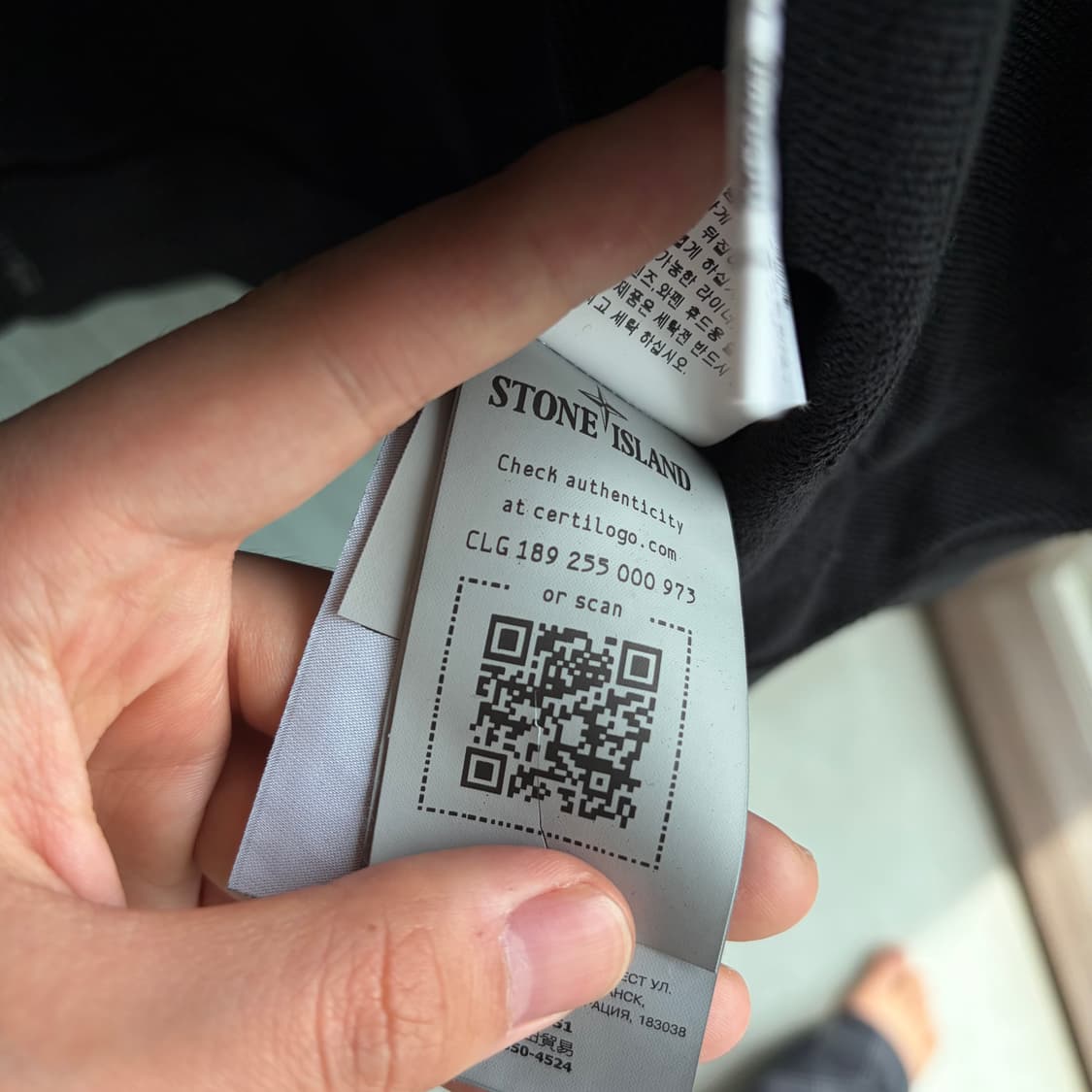 새상품(L)스톤아일랜드 와펜 코튼 풀집업 블랙 상품이미지4