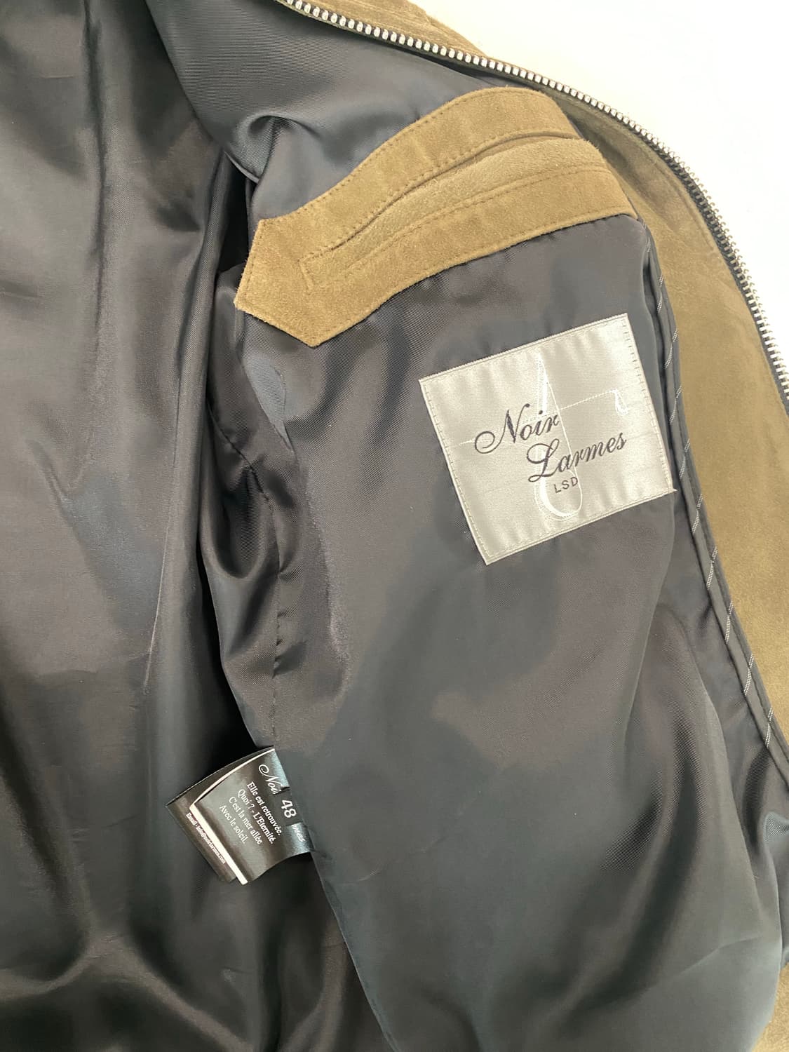 느와르라르메스 스웨이드자켓 카키브라운 48사이즈 판매합니다. 상품이미지5
