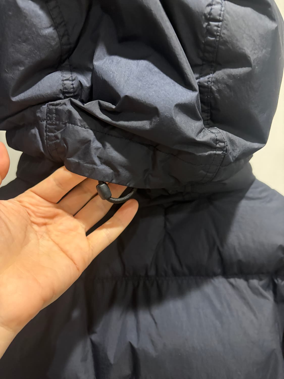 [풀구성/매장정품]24FW스톤아일랜드 크링클랩스 후드 다운자켓 M 네이비 상품이미지3