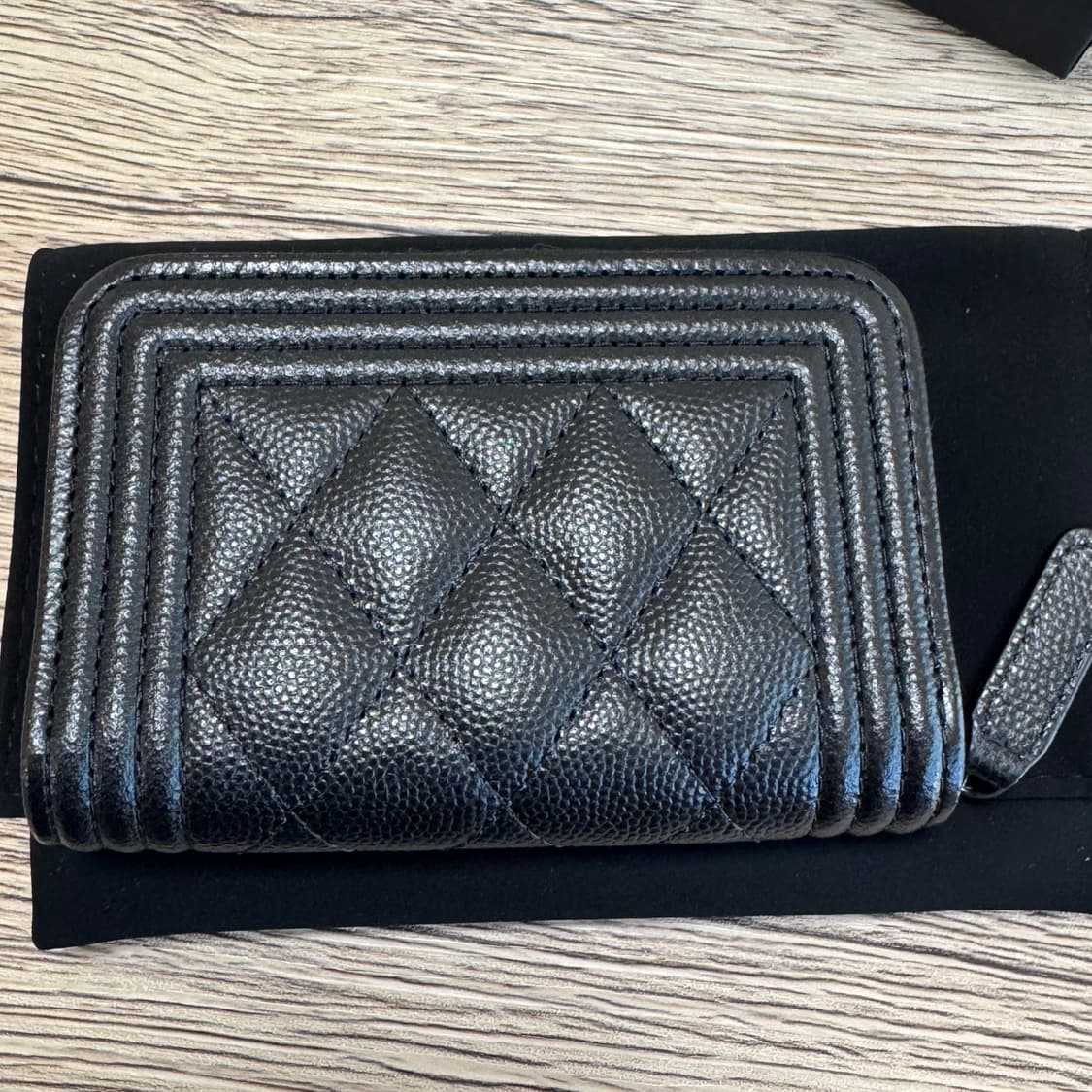 샤넬 보이 캐비어 지퍼돌이 카드지갑 은장 새제품 상품이미지3