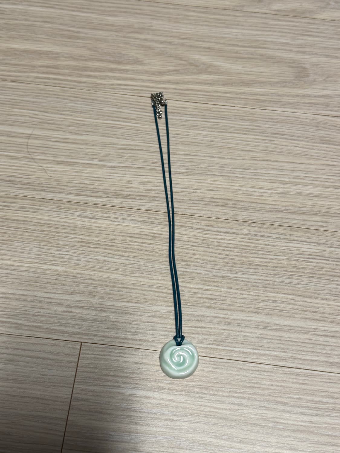이우가마카라스 목걸이 상품이미지2