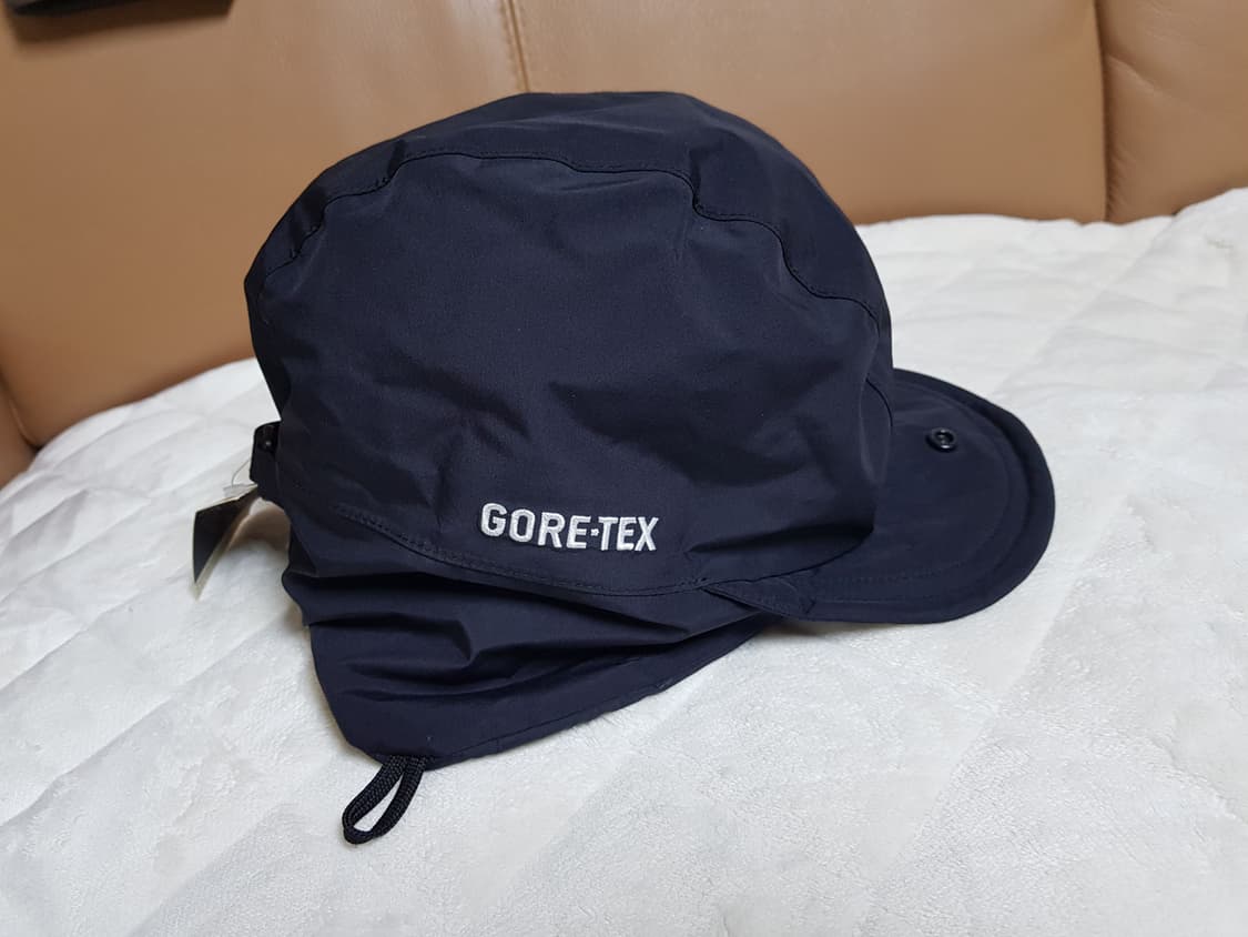 슈프림 고어텍스 이어플랩 캡 모자 블랙 24FW 상품이미지3