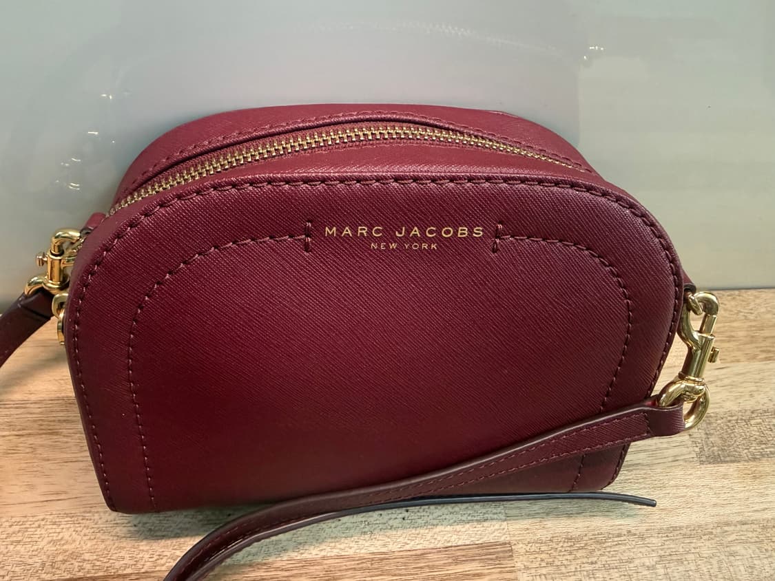 마크제이콥스 하프문 크로스백 상품이미지2