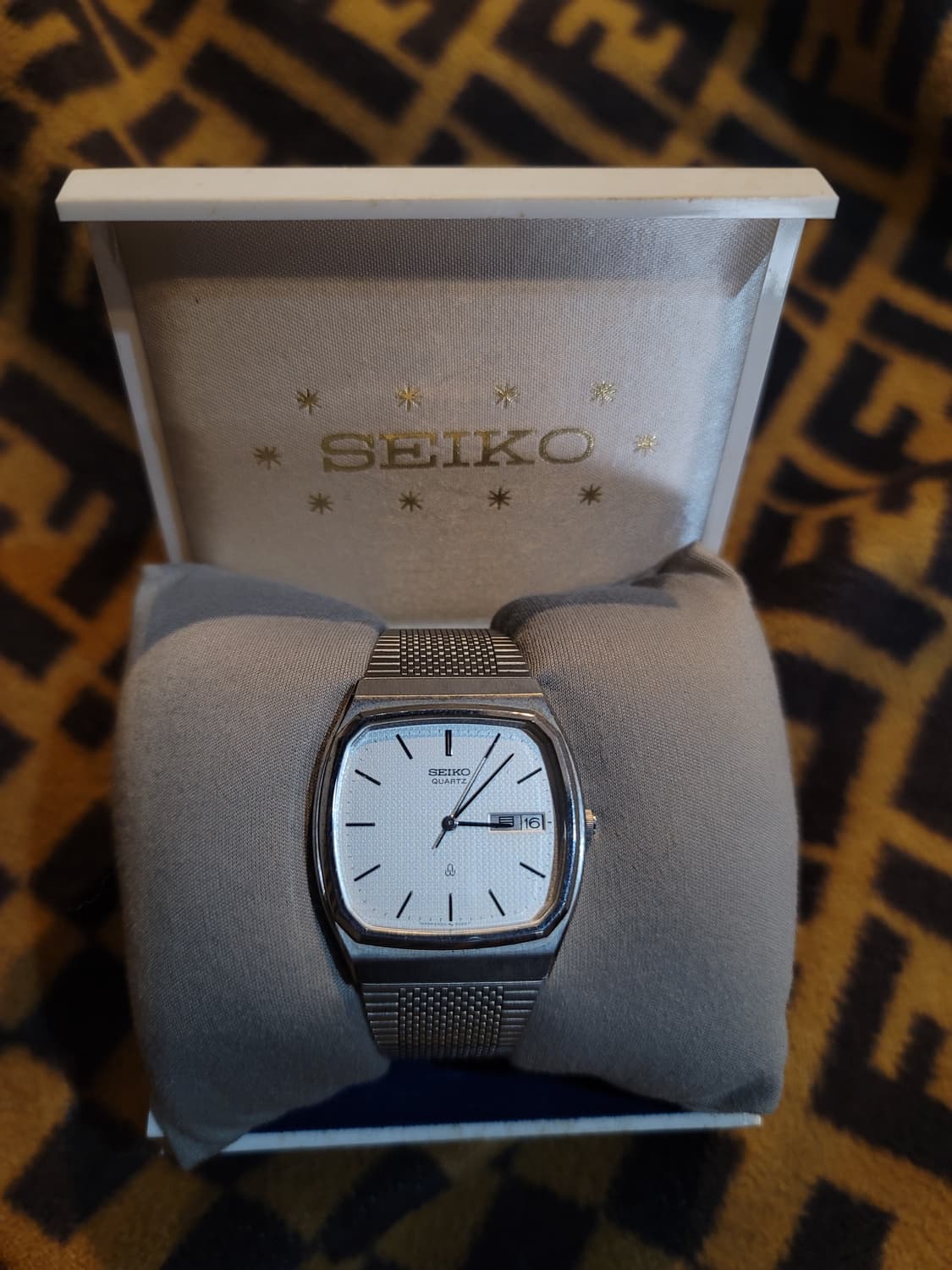 1983년 2월에 생산된 세이코 빈티지 시계 상품이미지1