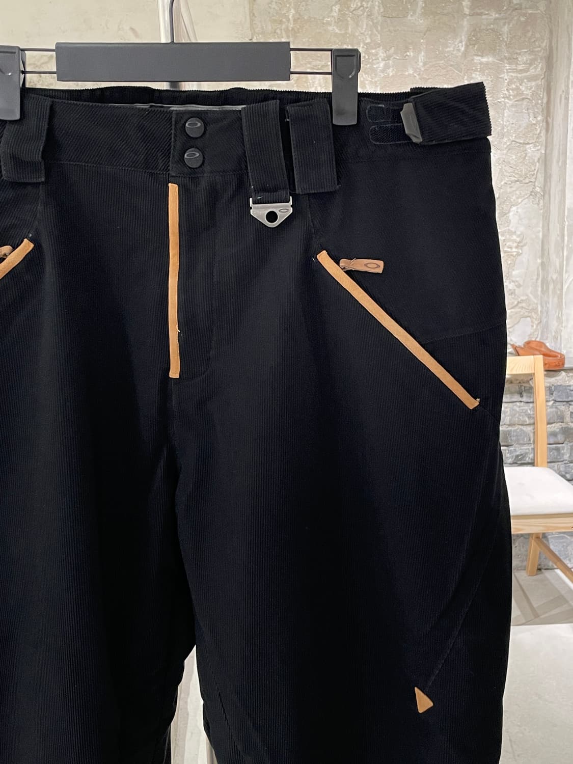 오클리 블랙 배기 핏 코듀로이 스키 팬츠 상품이미지3