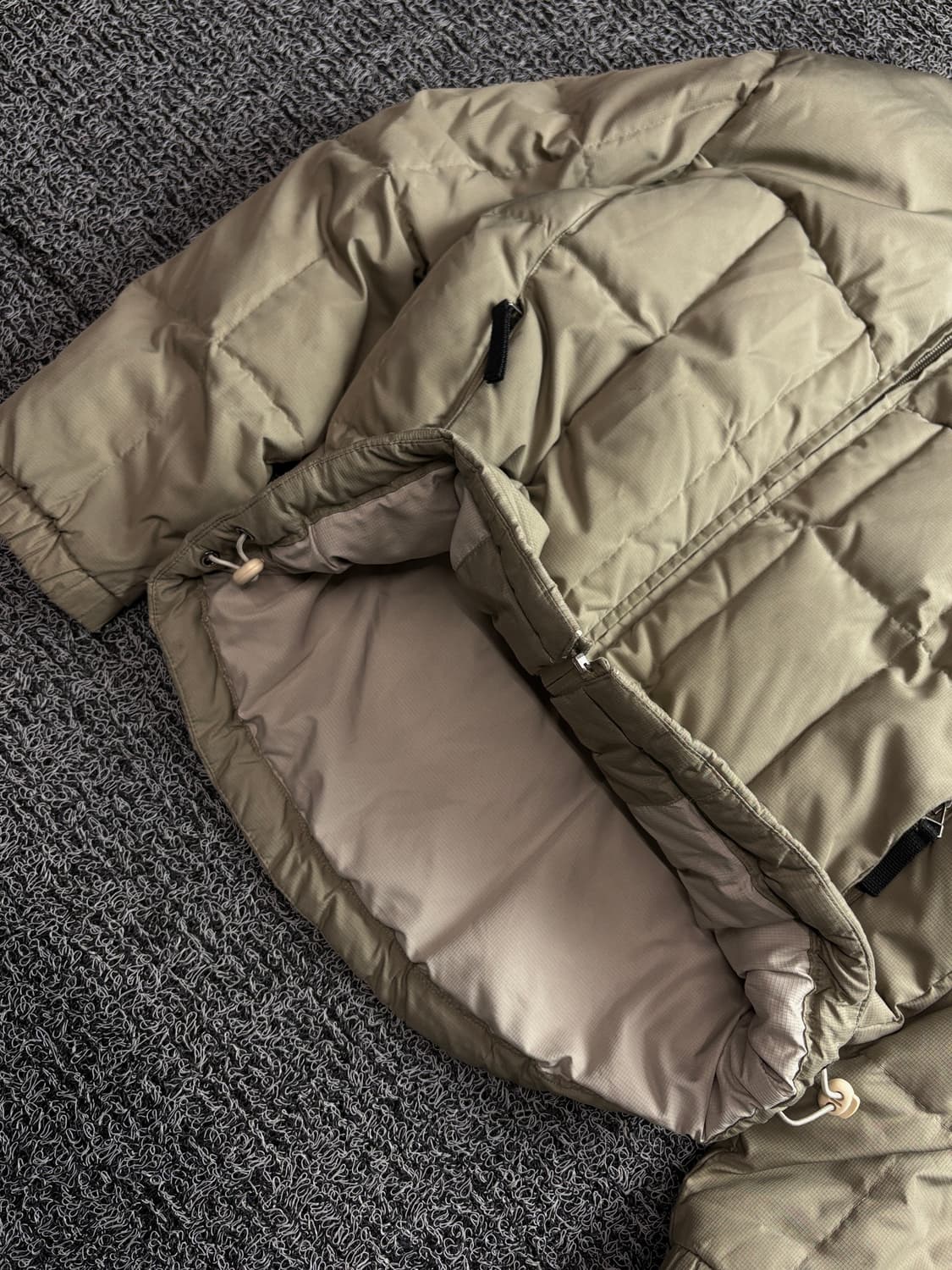 💥시즌오프💥라코스테 은장 로고 구스다운 자켓 3727 상품이미지3