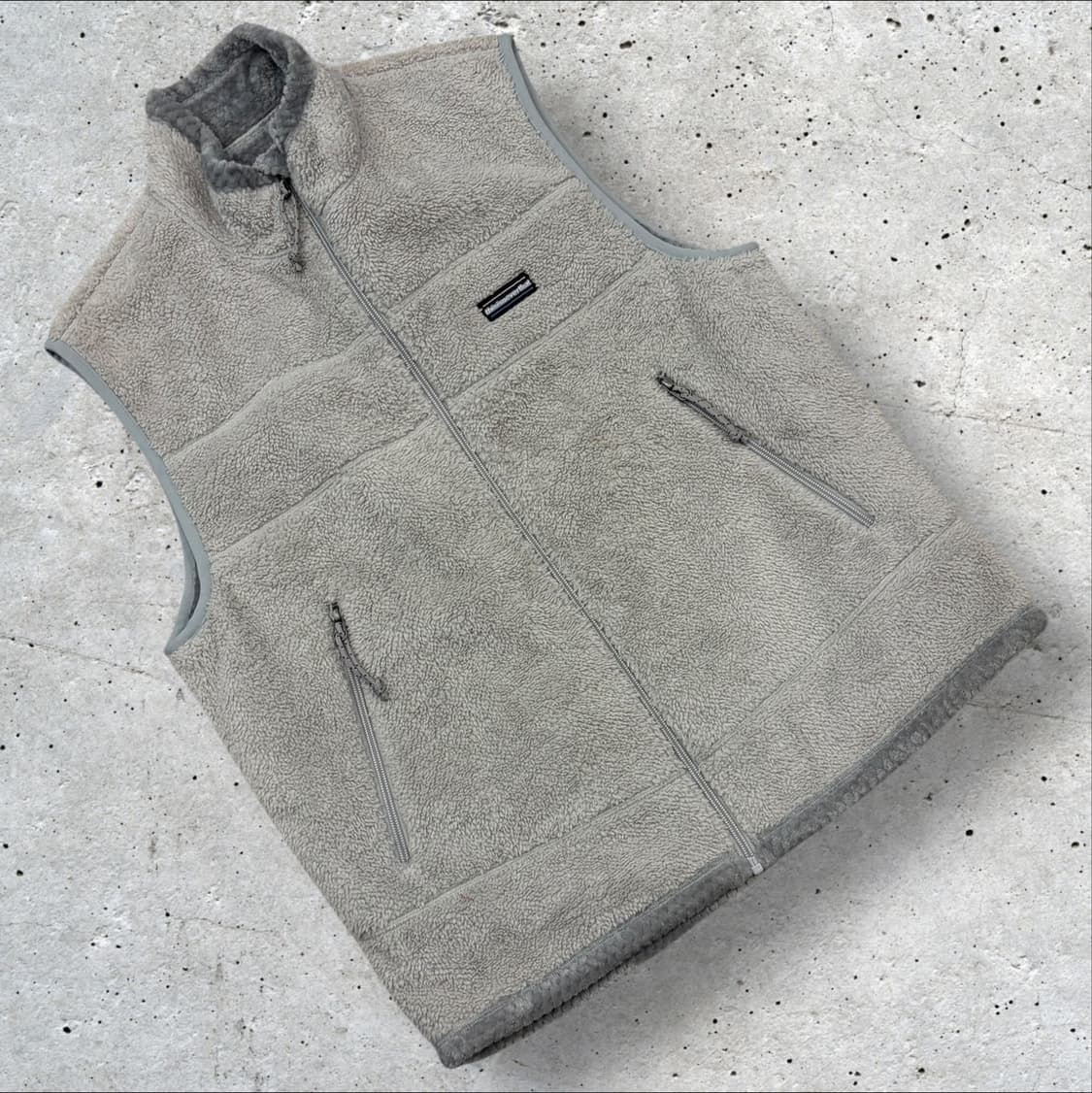 [S] 디스이즈네버댓 플리스 베스트 그레이 D83 상품이미지1