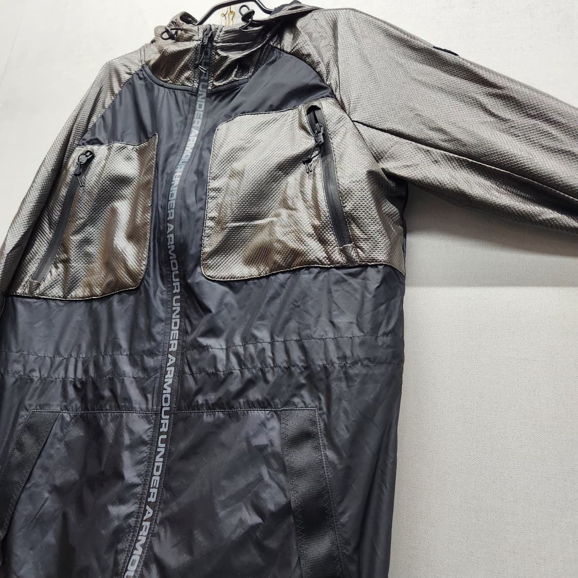 언더아머 퍼페추얼 프린트 후드 파카 투웨이 바람막이 L(L) 상품이미지3