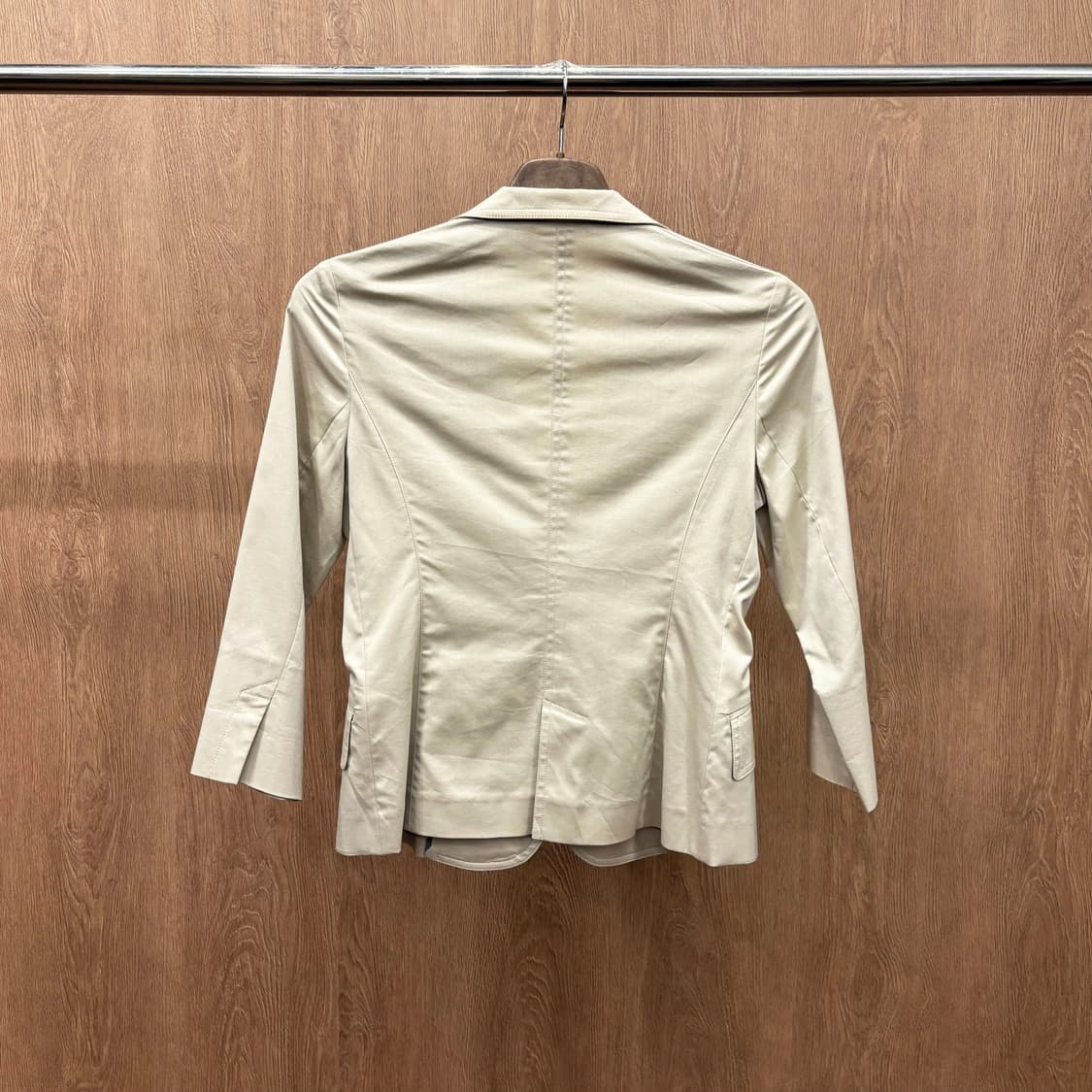 버버리 런던 코튼 블레이저 싱글 브레스티드 노치드 라펠 디테일 아이보리 상품이미지3