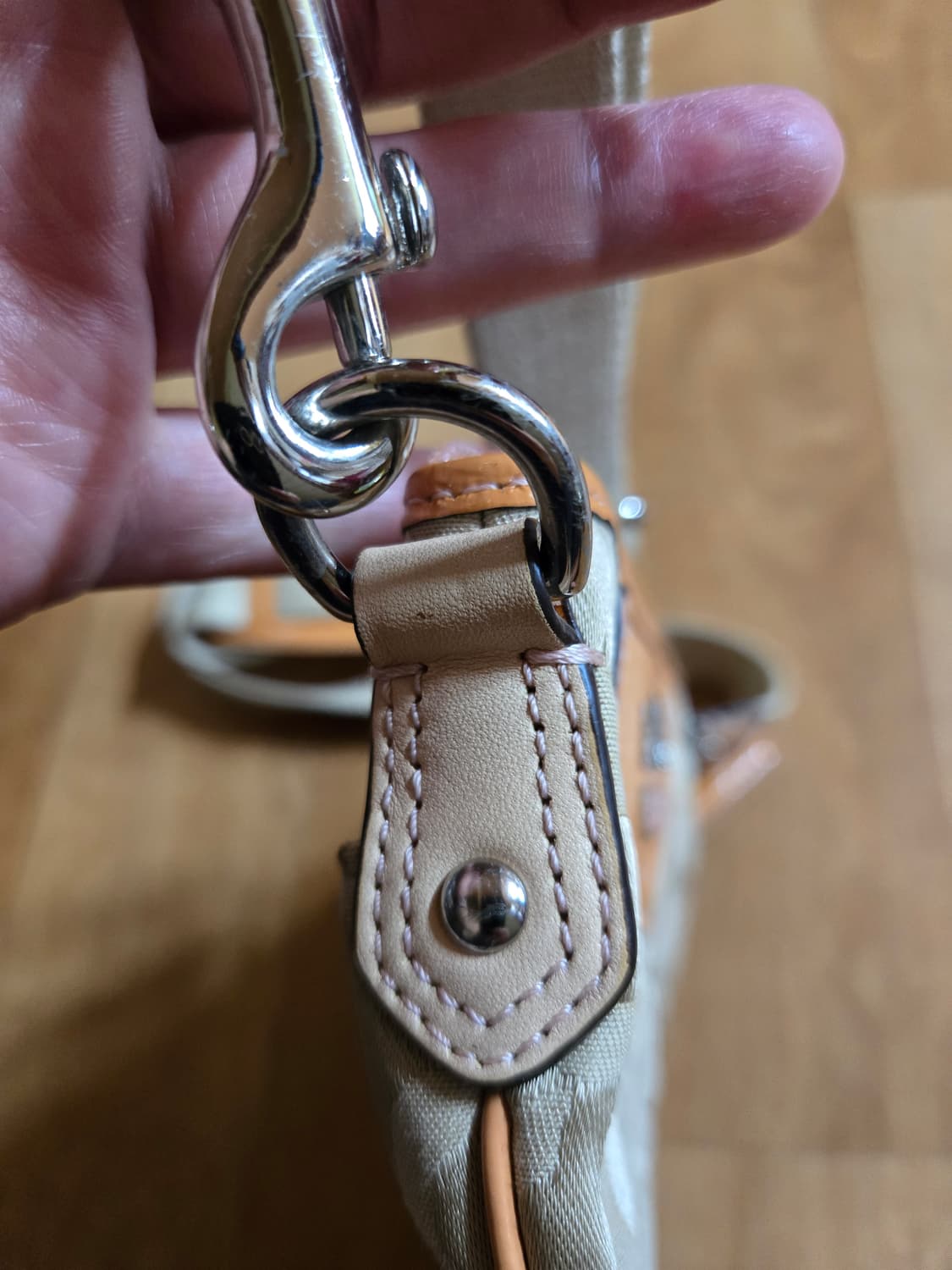 코치 미니 크로스백 상품이미지5