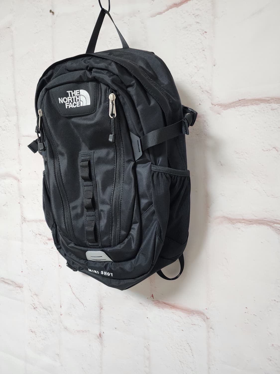 노스페이스 미니샷 블랙 백팩입 상품이미지2