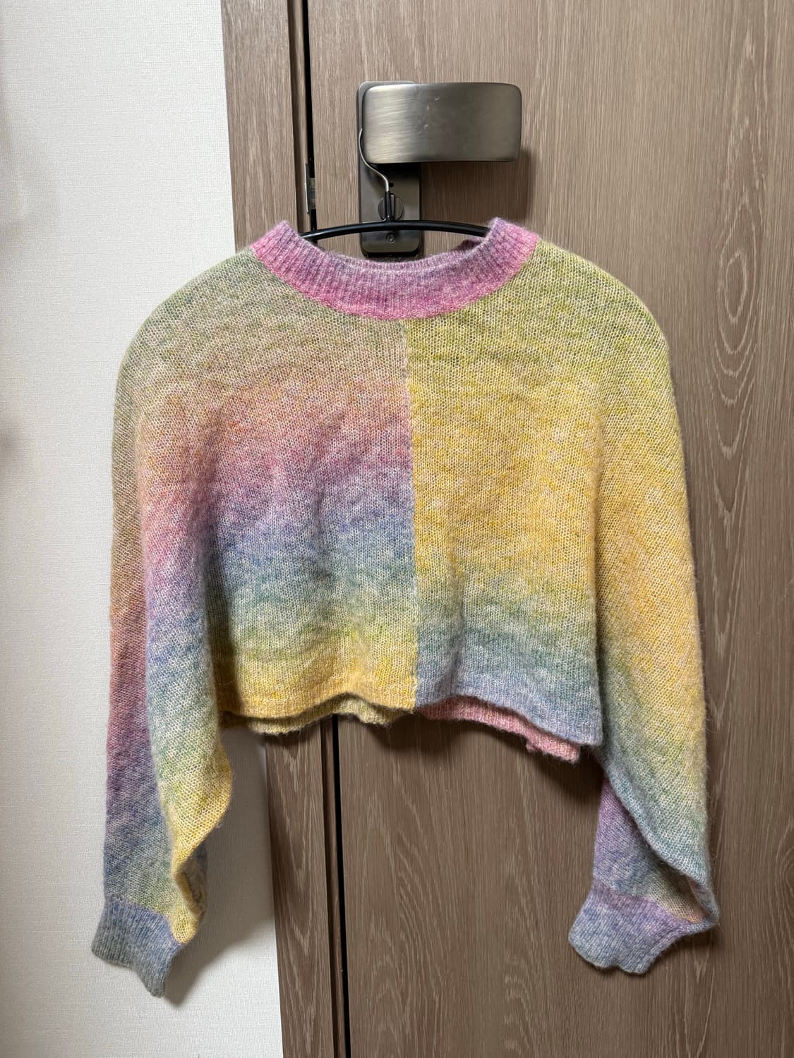 aritzia 파스텔 크롭 스웨터 상품이미지5