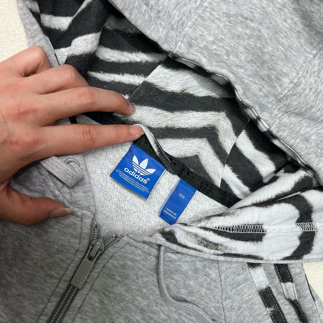 Adidas gray firebird hood zip-up 상품이미지6