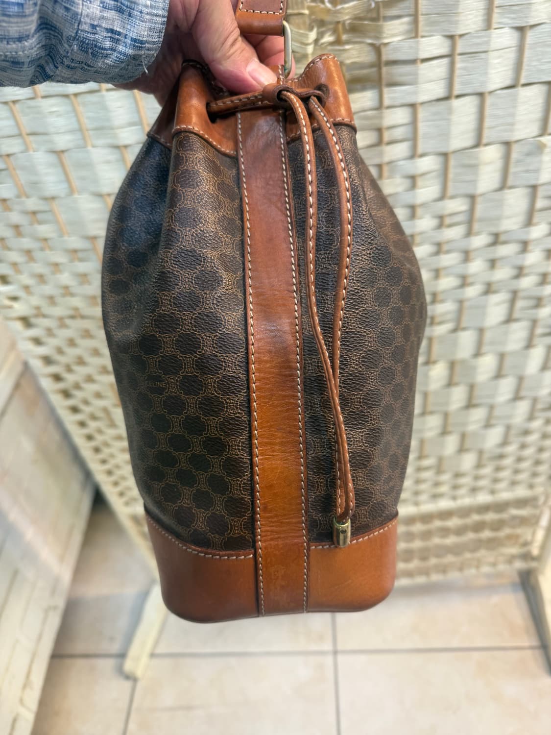 정품 셀린느 마카담 복주머니 숄더백 팝니다 상품이미지5