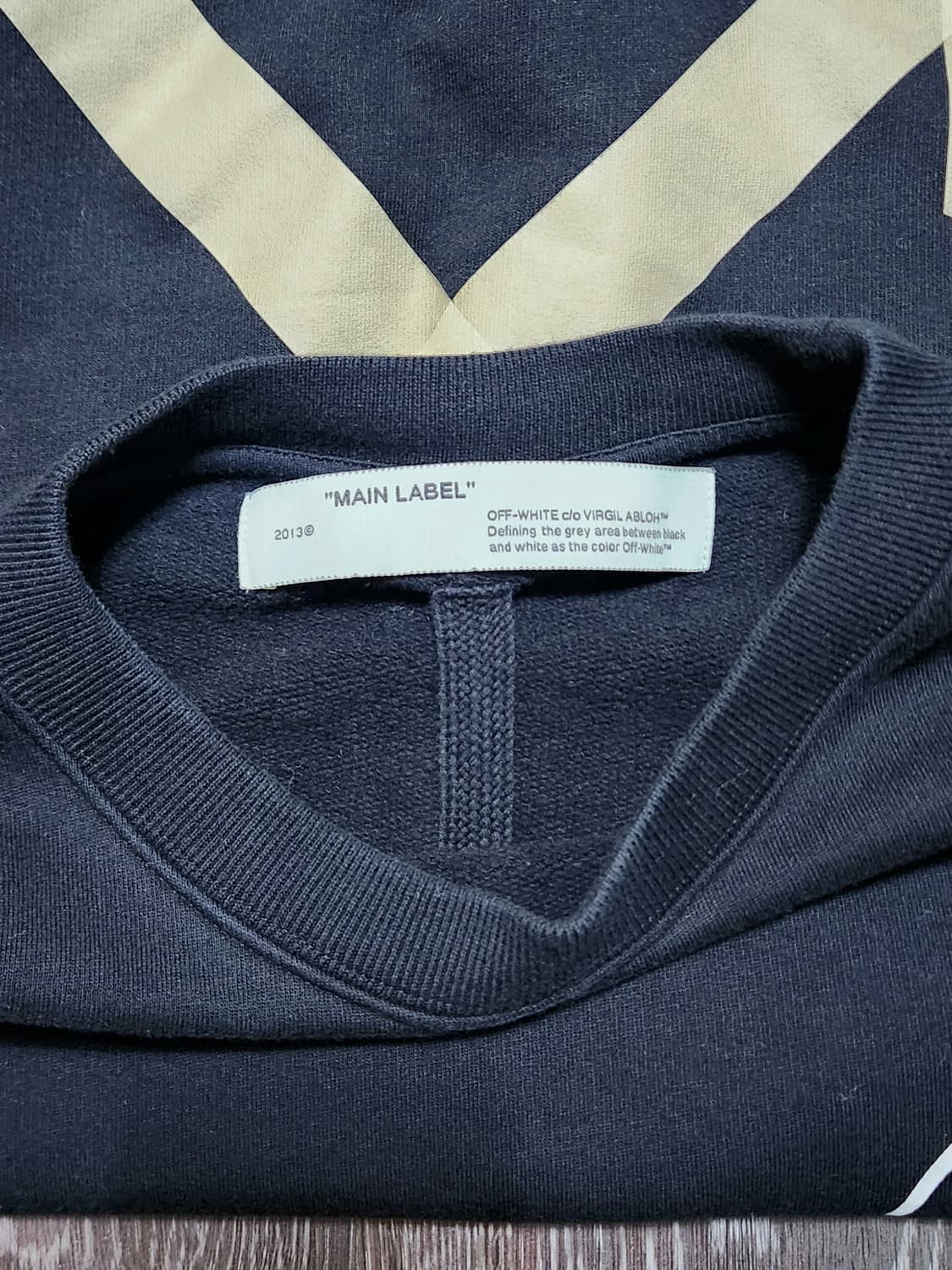 오프화이트 테이프 애로우 스웨트셔츠 블랙 L 상품이미지3