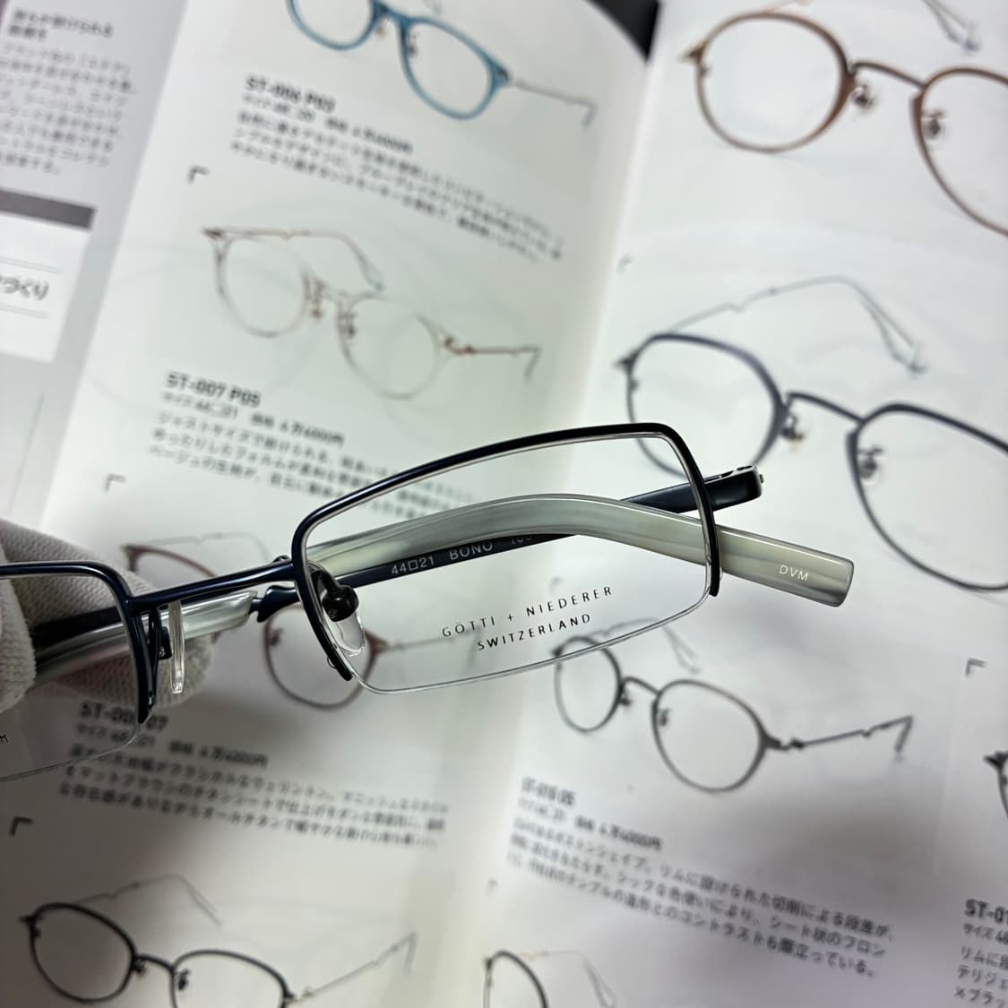 GOTTI 고티 티타늄 네이비 반무테 안경 상품이미지2