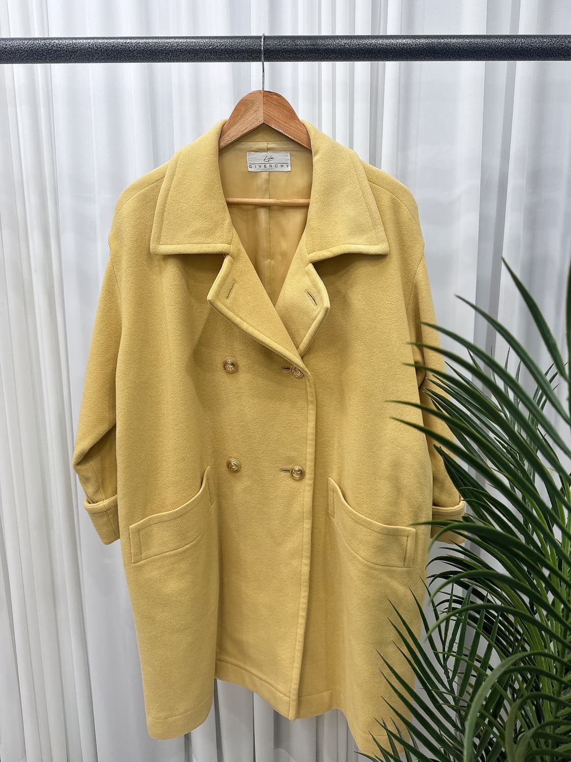 지방시 금장 코트 상품이미지1