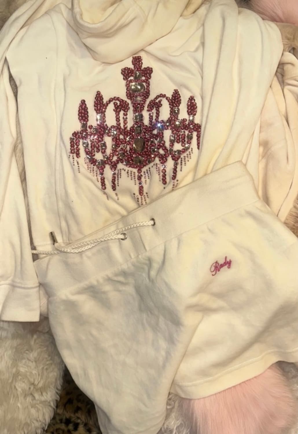 Rady 라디 갸루 샹들리에 아이보리 벨벳 셋업 상품이미지1