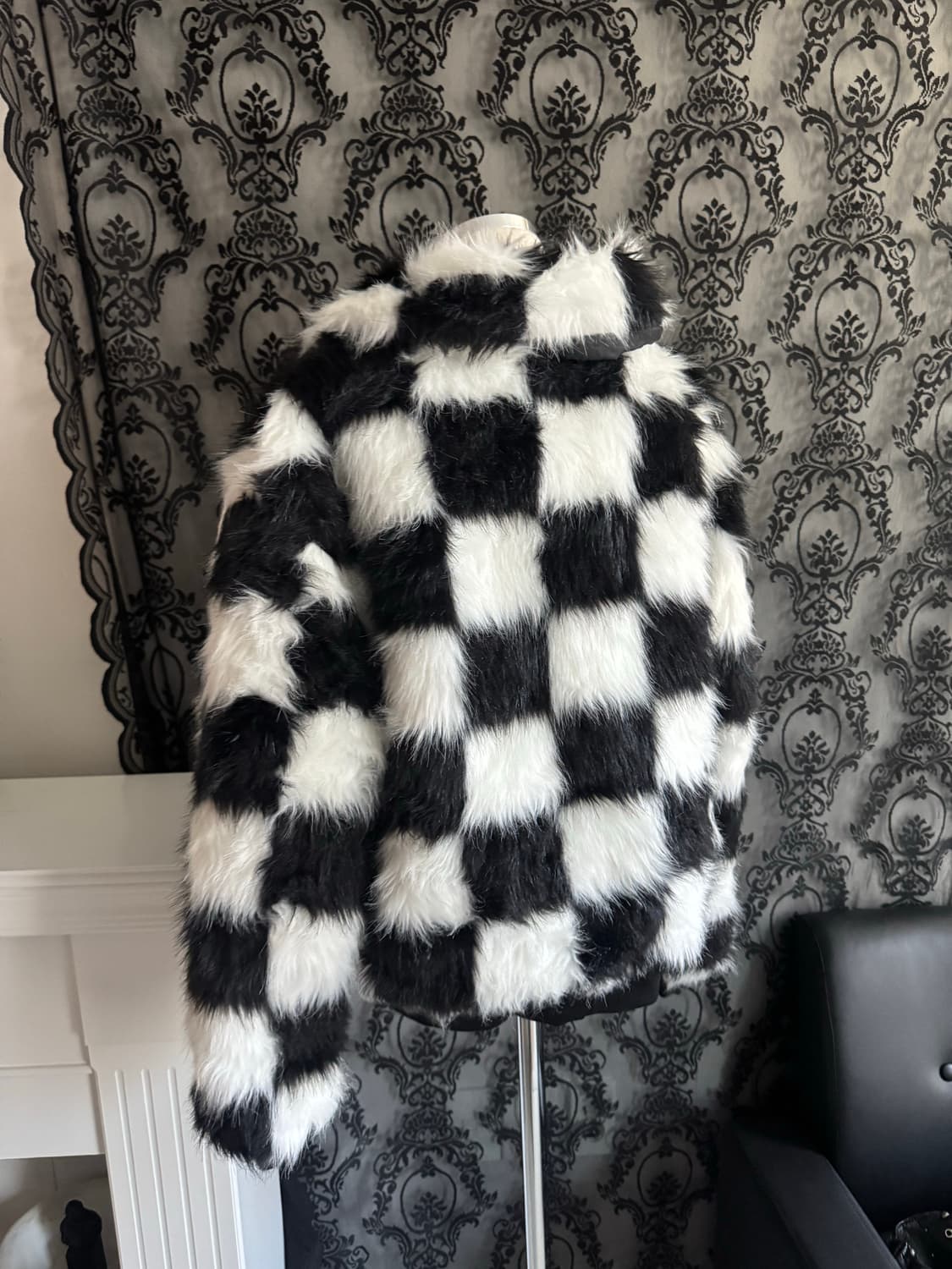 체커보드 페이크 퍼 집업 자켓 상품이미지3