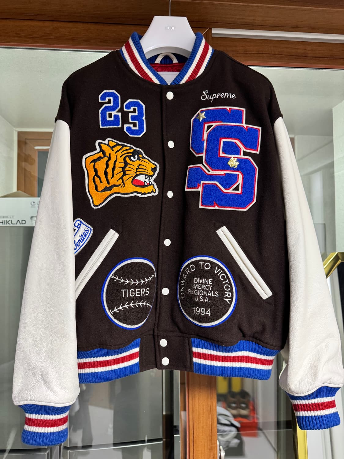 [L] 슈프림 타이거 바시티 자켓 브라운  상품이미지1