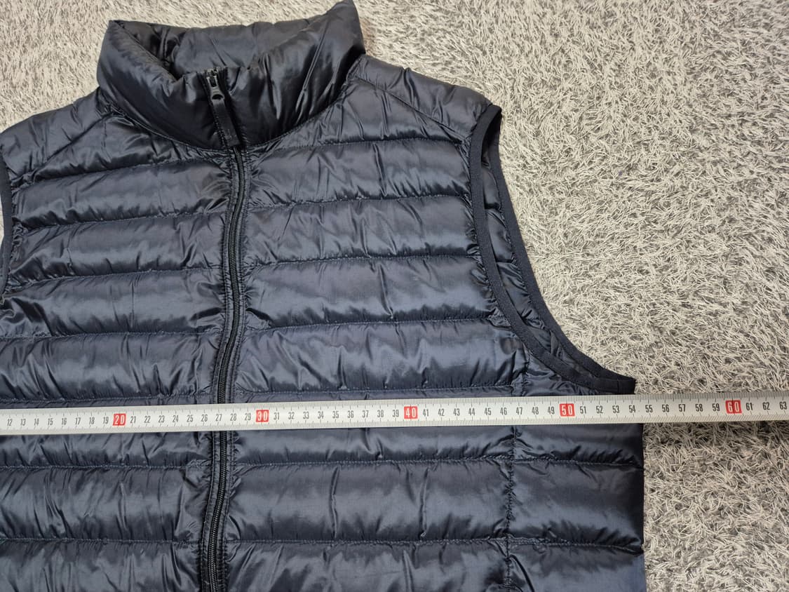 유니클로 남성 경량 다운 패딩 조끼 L 상품이미지10