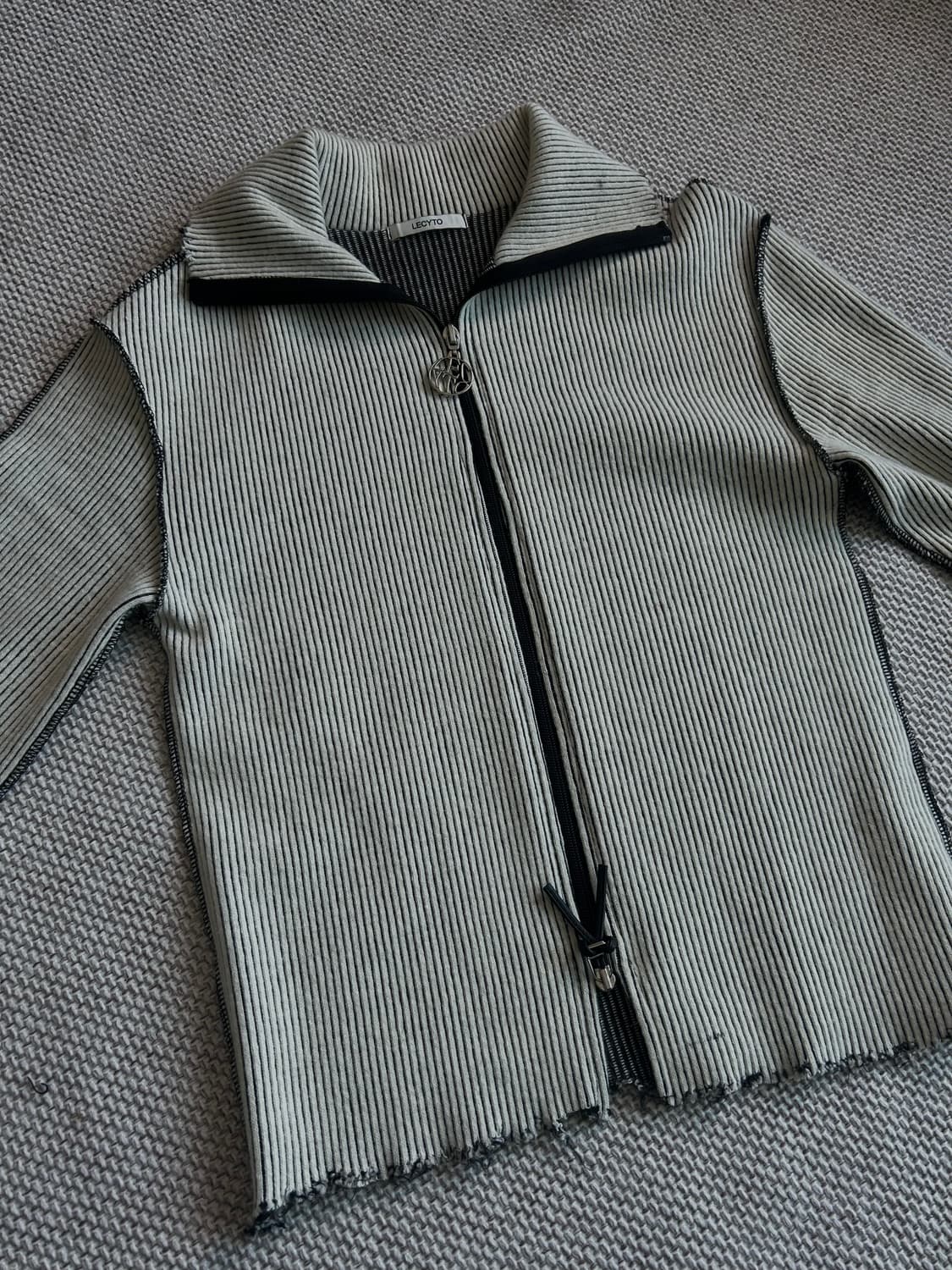 레씨토 Destroyed Lip Knit Zip-Up 상품이미지1