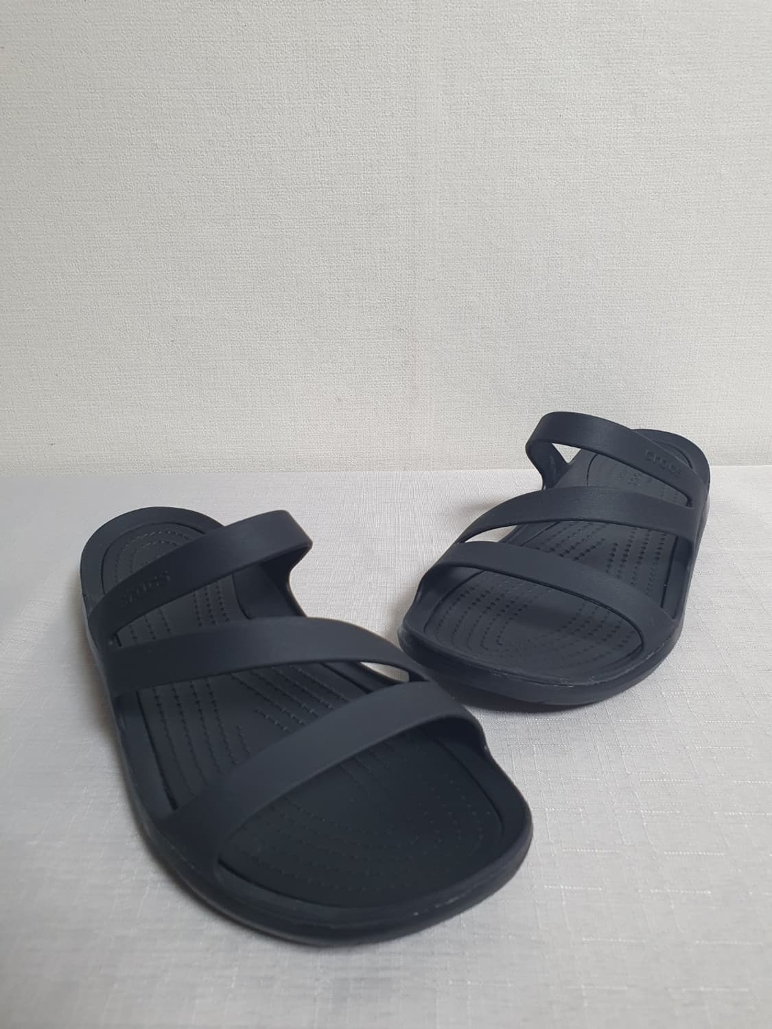 240mm 크록스 스위프트워터 샌들 블랙 W7 상품이미지5