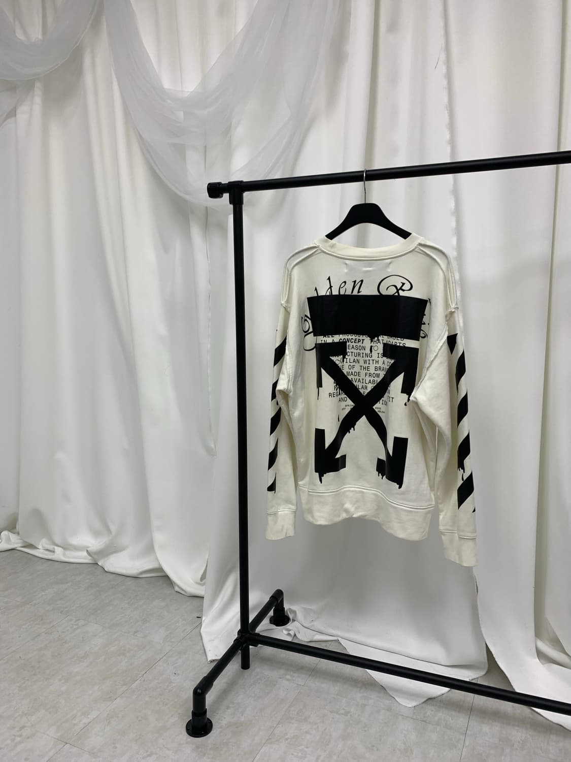 Off-white sweatshirt  상품이미지2