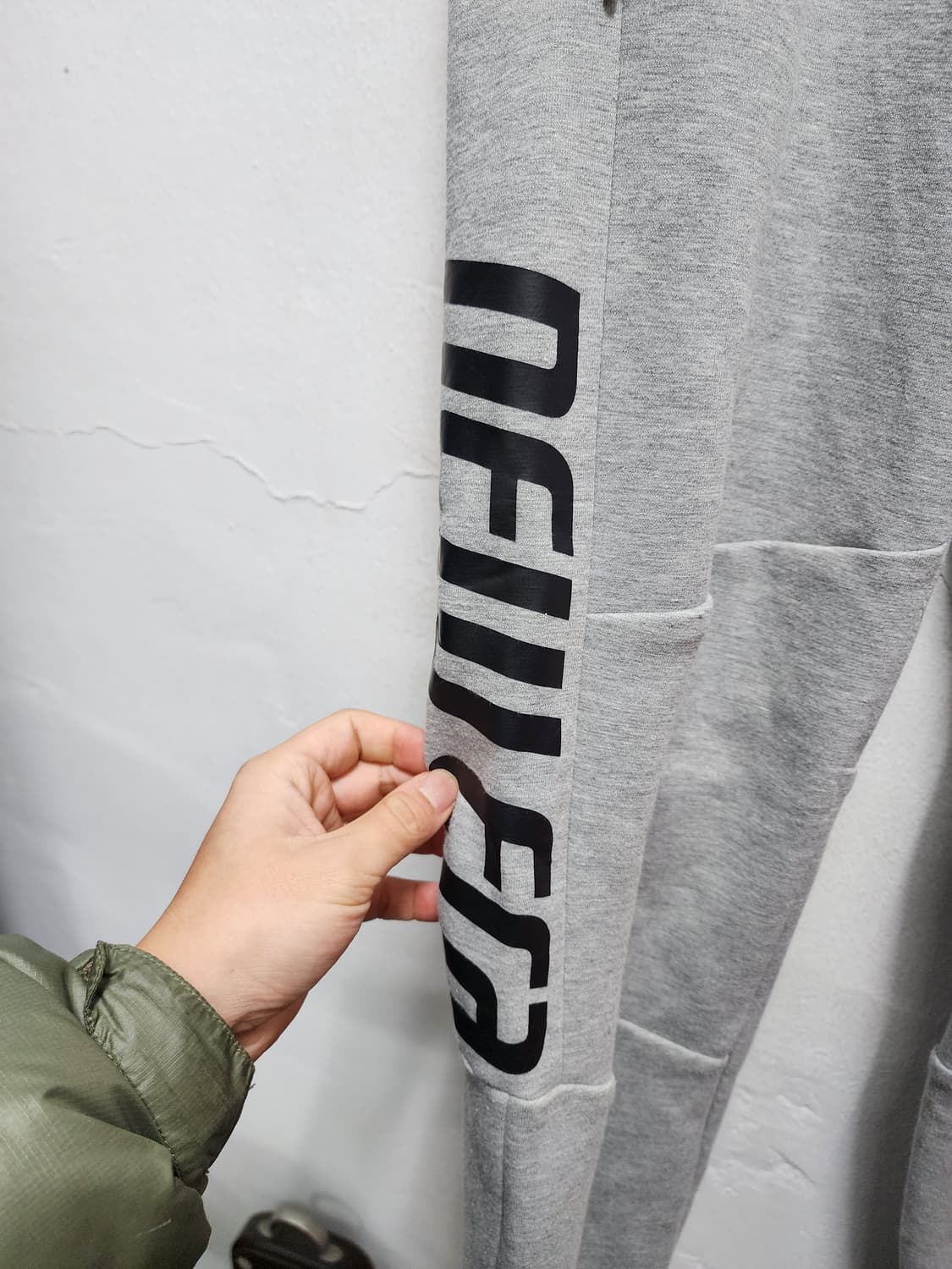 뉴에라 회색 트레이닝 세트  상품이미지9