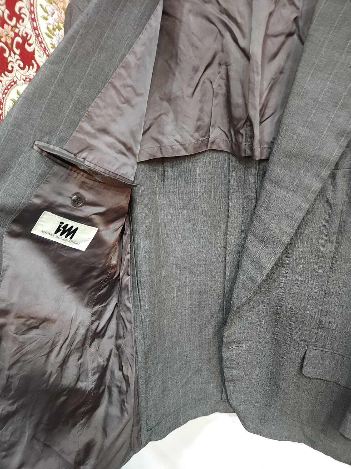 이세이미야케 80s 스트라이프 썸머울 블레이저

 상품이미지6