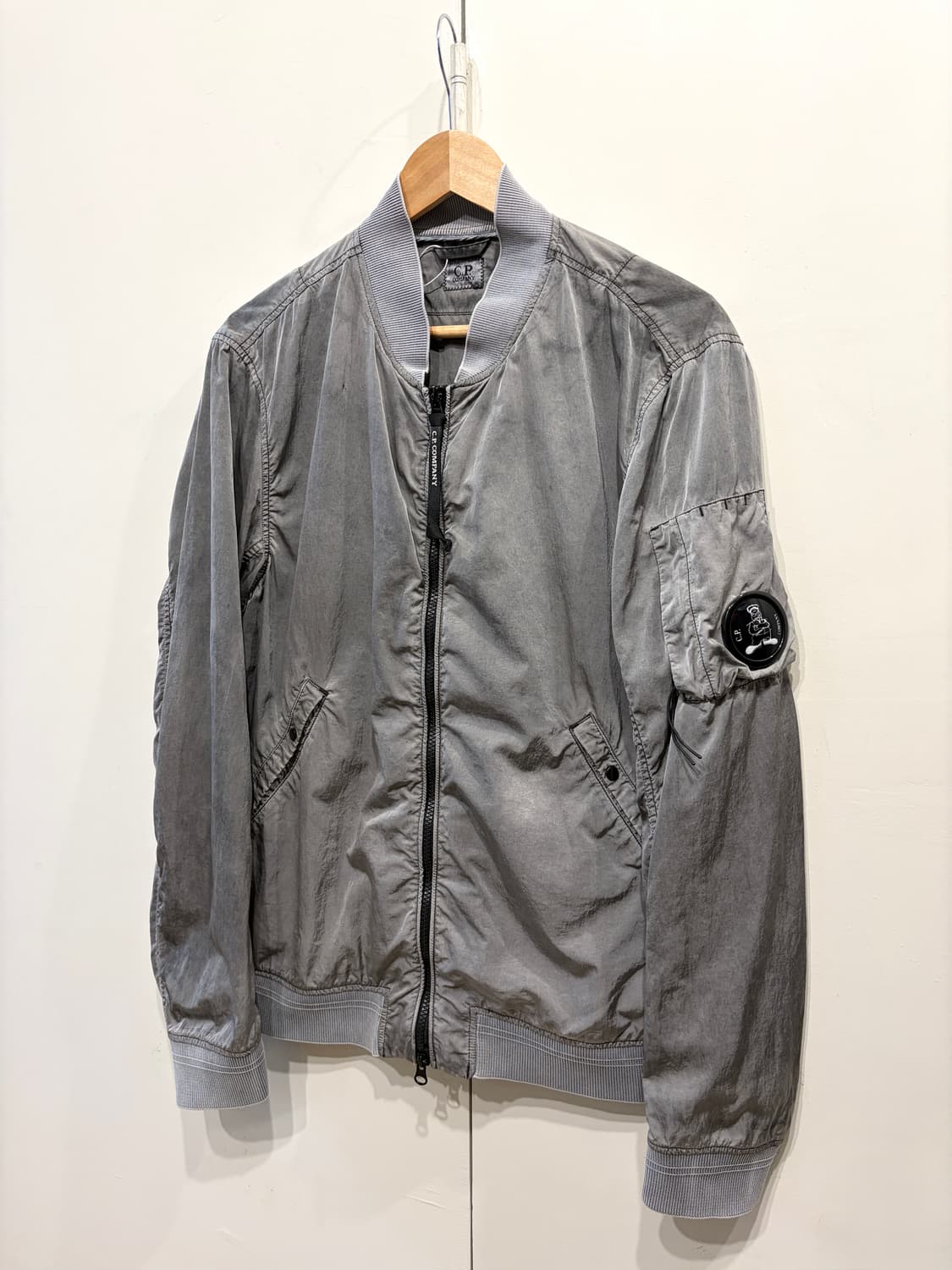 19SS C.P. 컴퍼니 렌즈 와펜 나일론 봄버 자켓 상품이미지2