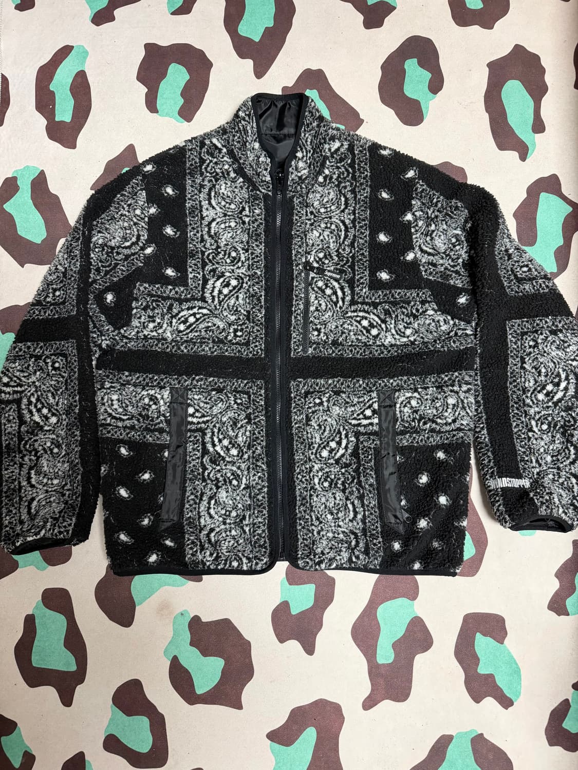 슈프림 판다나 플리스 상품이미지1